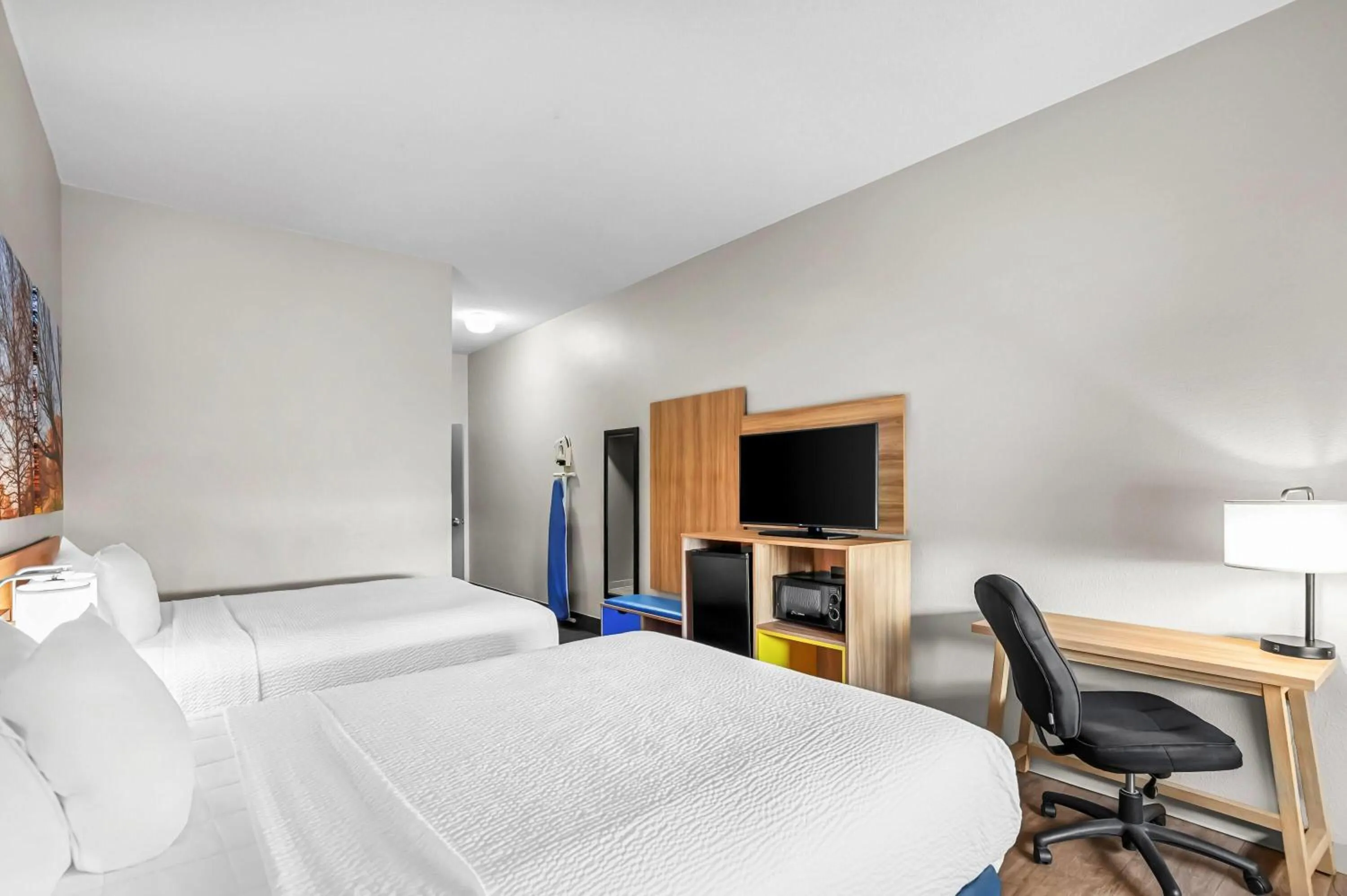 Bed in Days Inn by Wyndham Collinsville St Louis