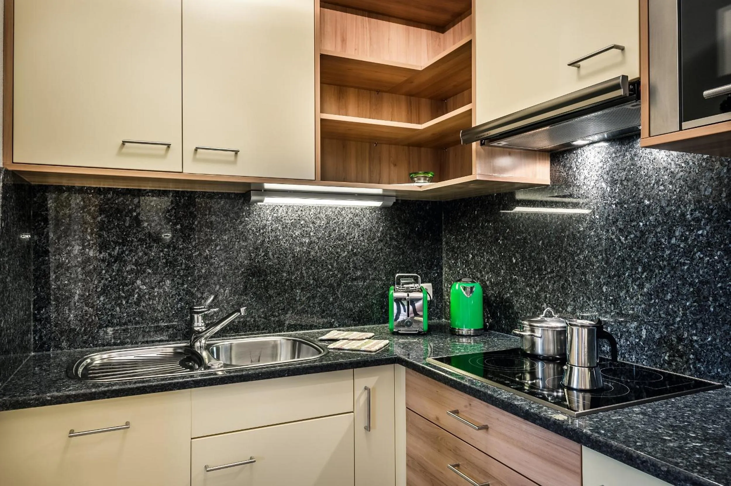 Kitchen or kitchenette in Taela Apartments