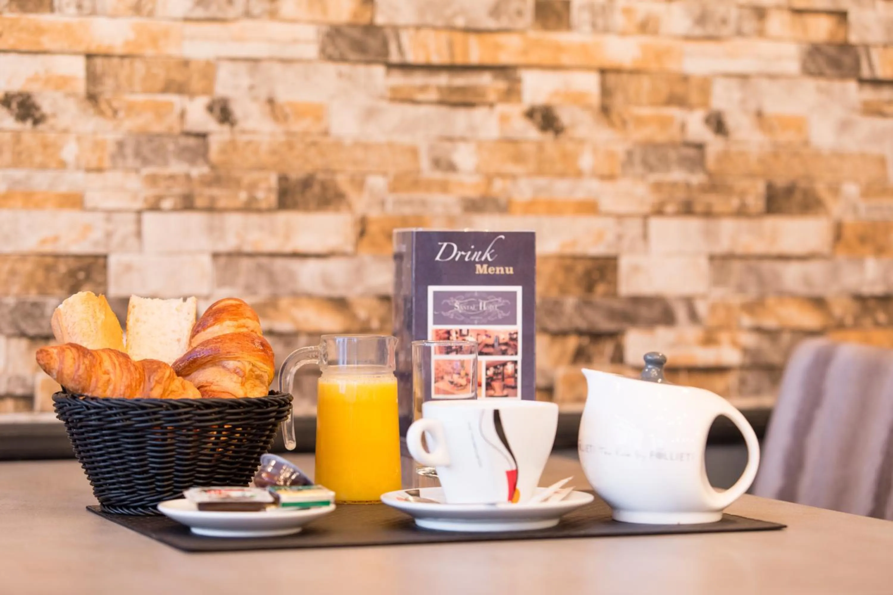 Breakfast in Hotel Santal