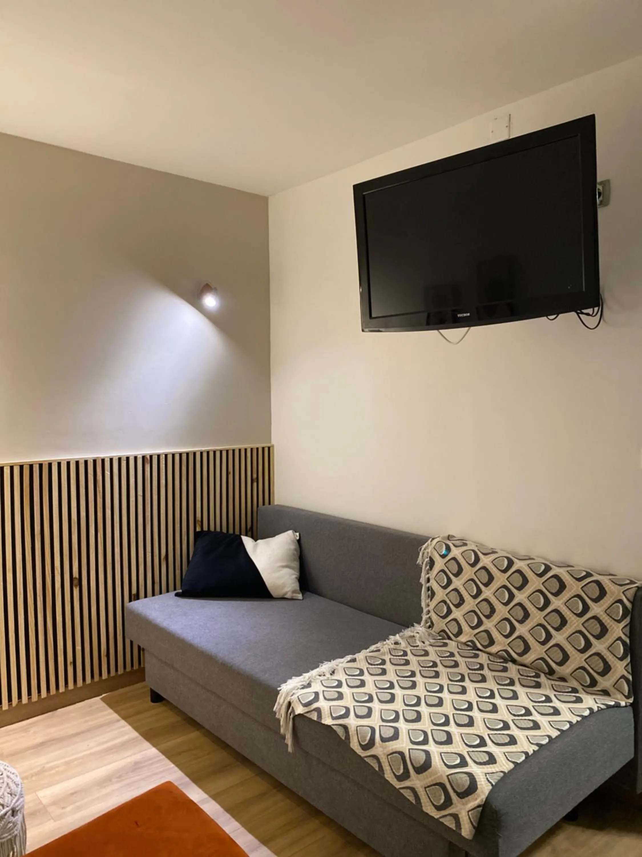 TV and multimedia, Bed in Hôtel des Beaux Arts