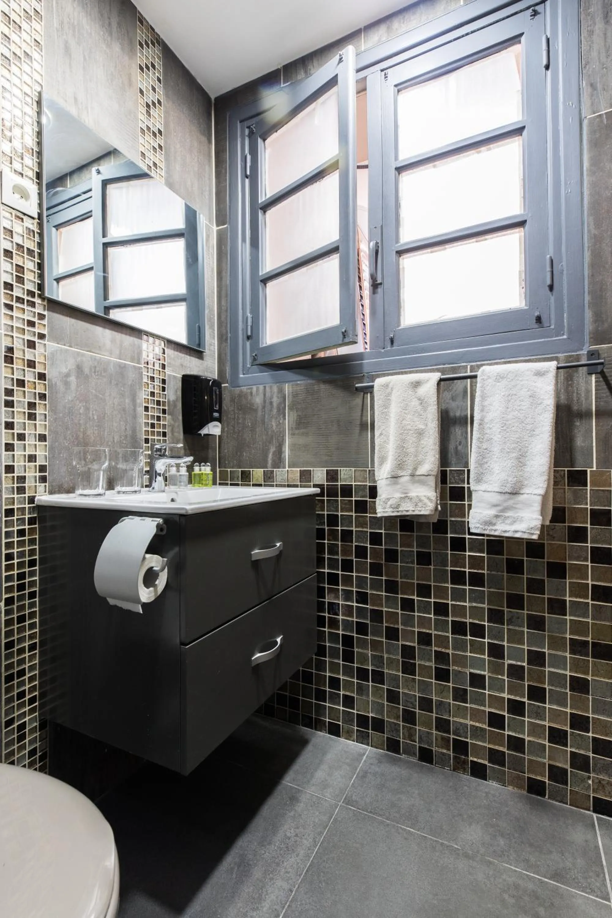 Bathroom in Hotel Santal