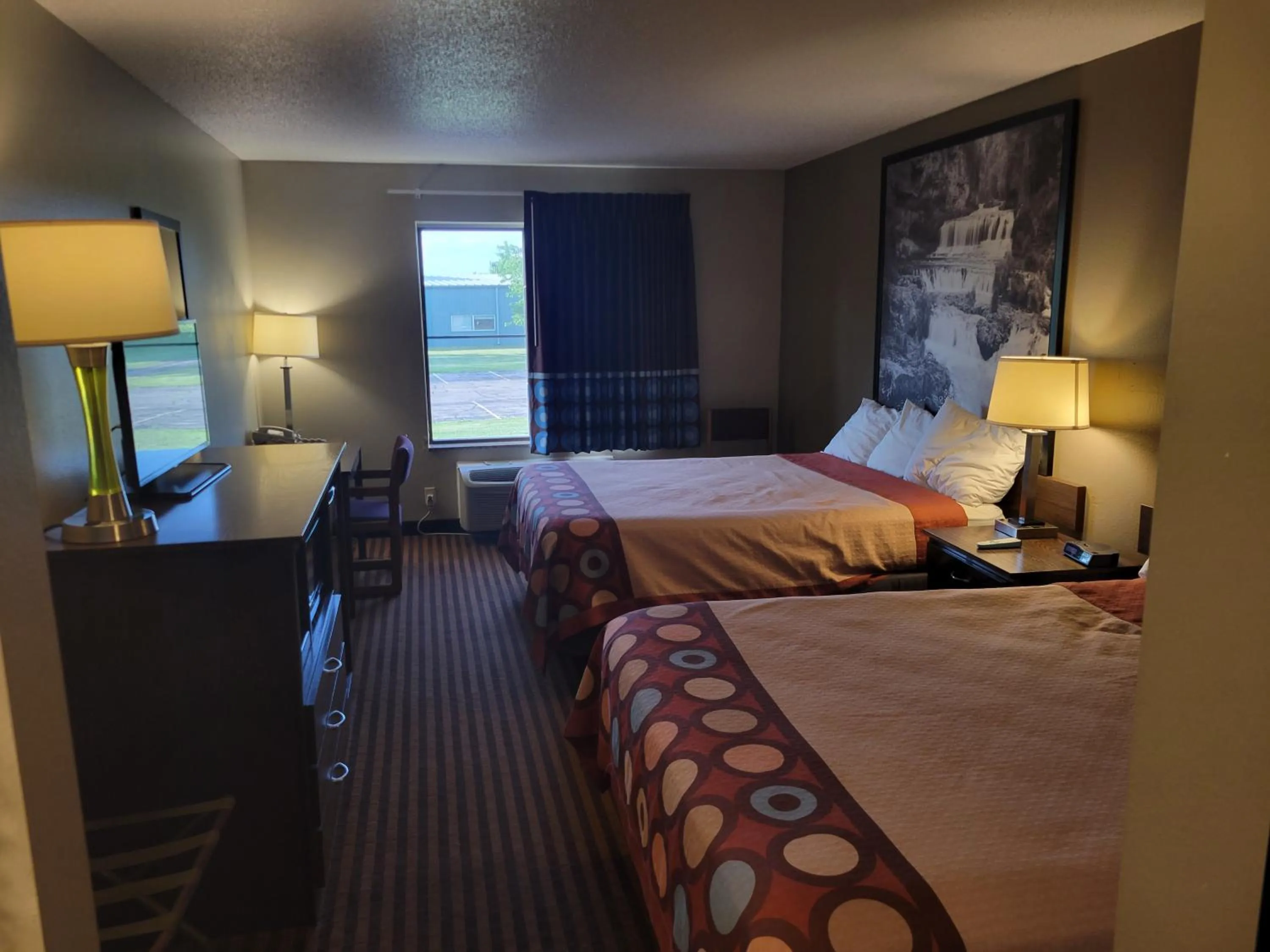 Bed in Super 8 by Wyndham Portage