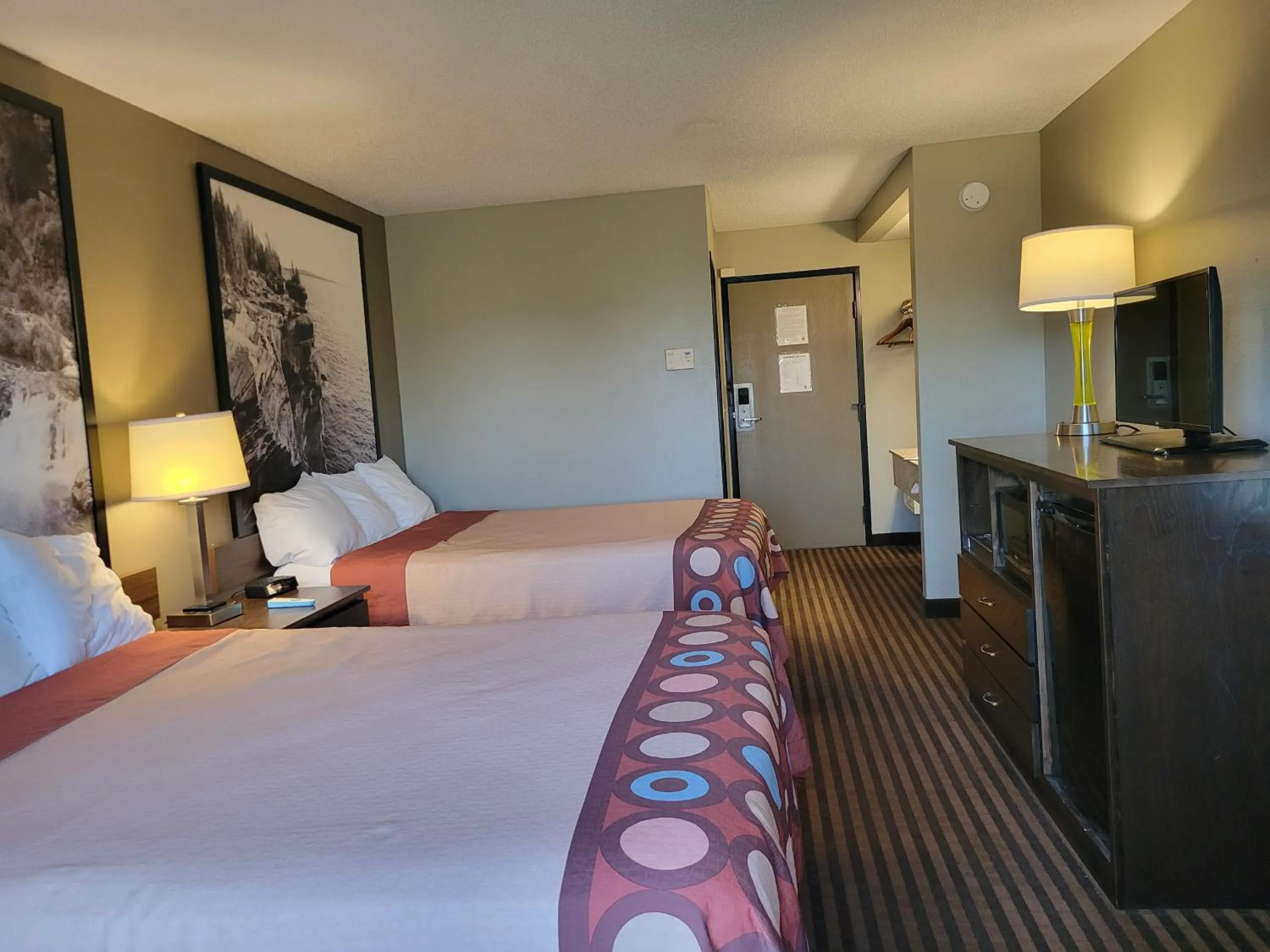 Bed in Super 8 by Wyndham Portage