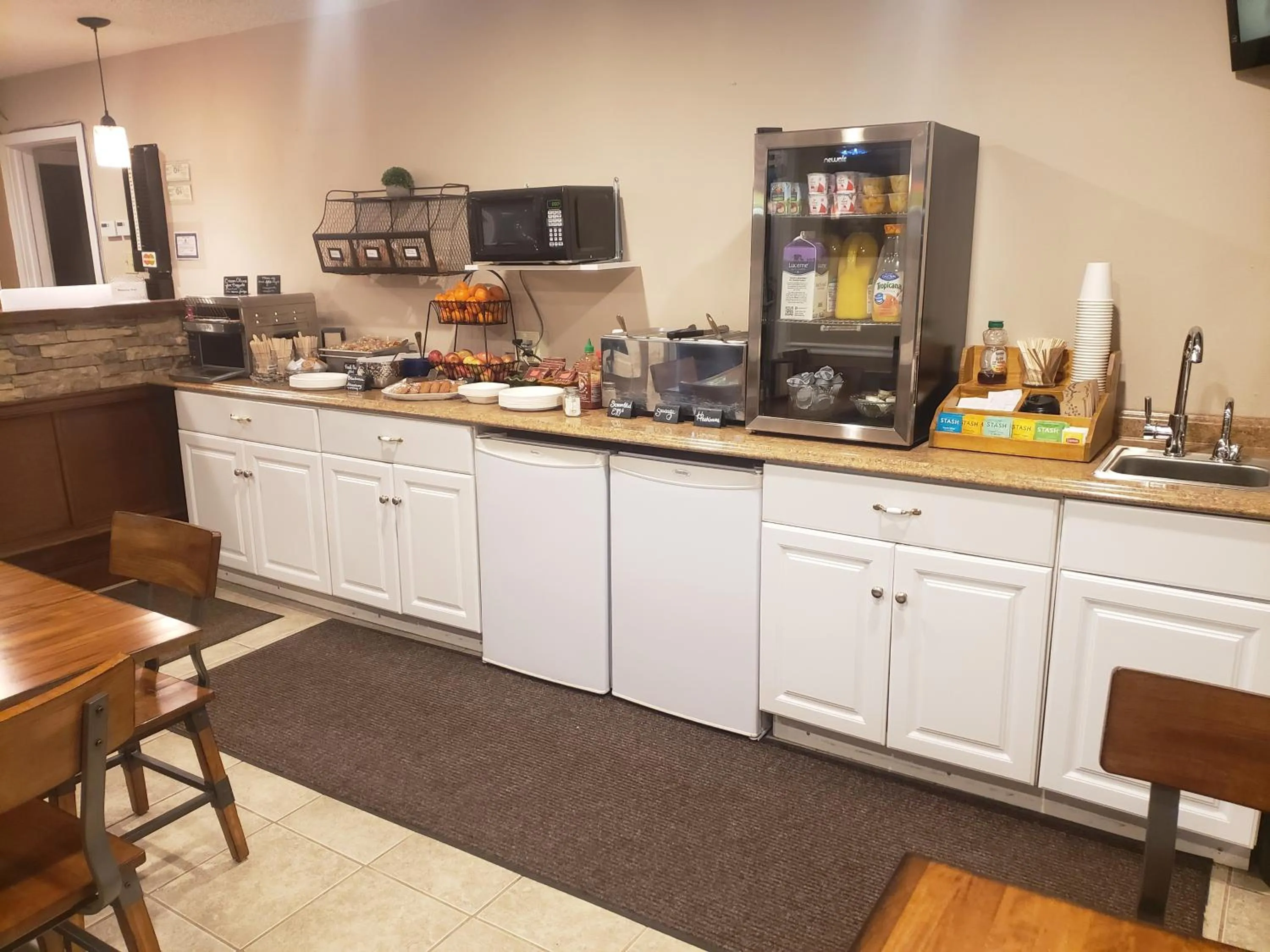 Breakfast in Bridge Street Inn