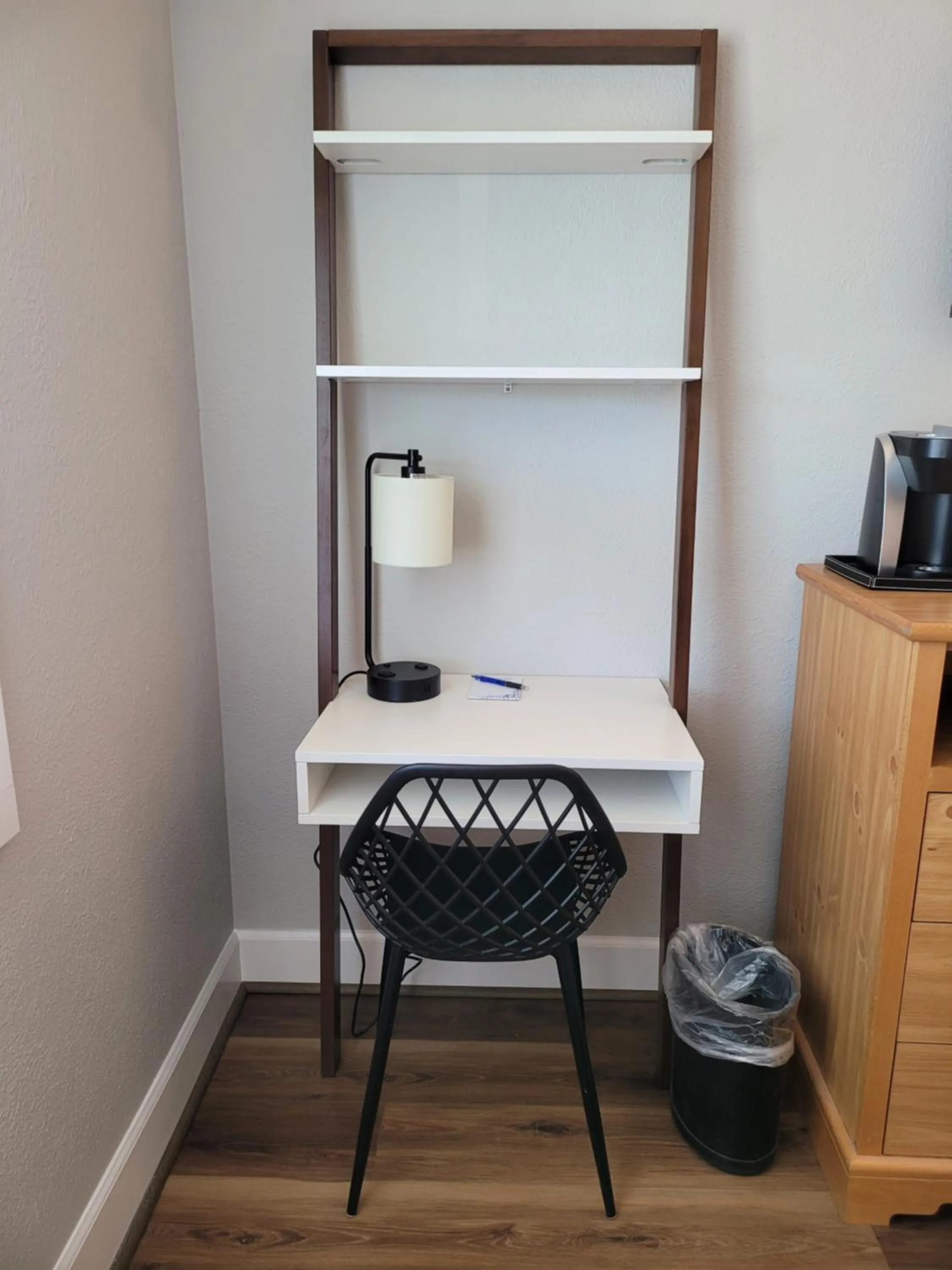 hair dresser in Bridge Street Inn