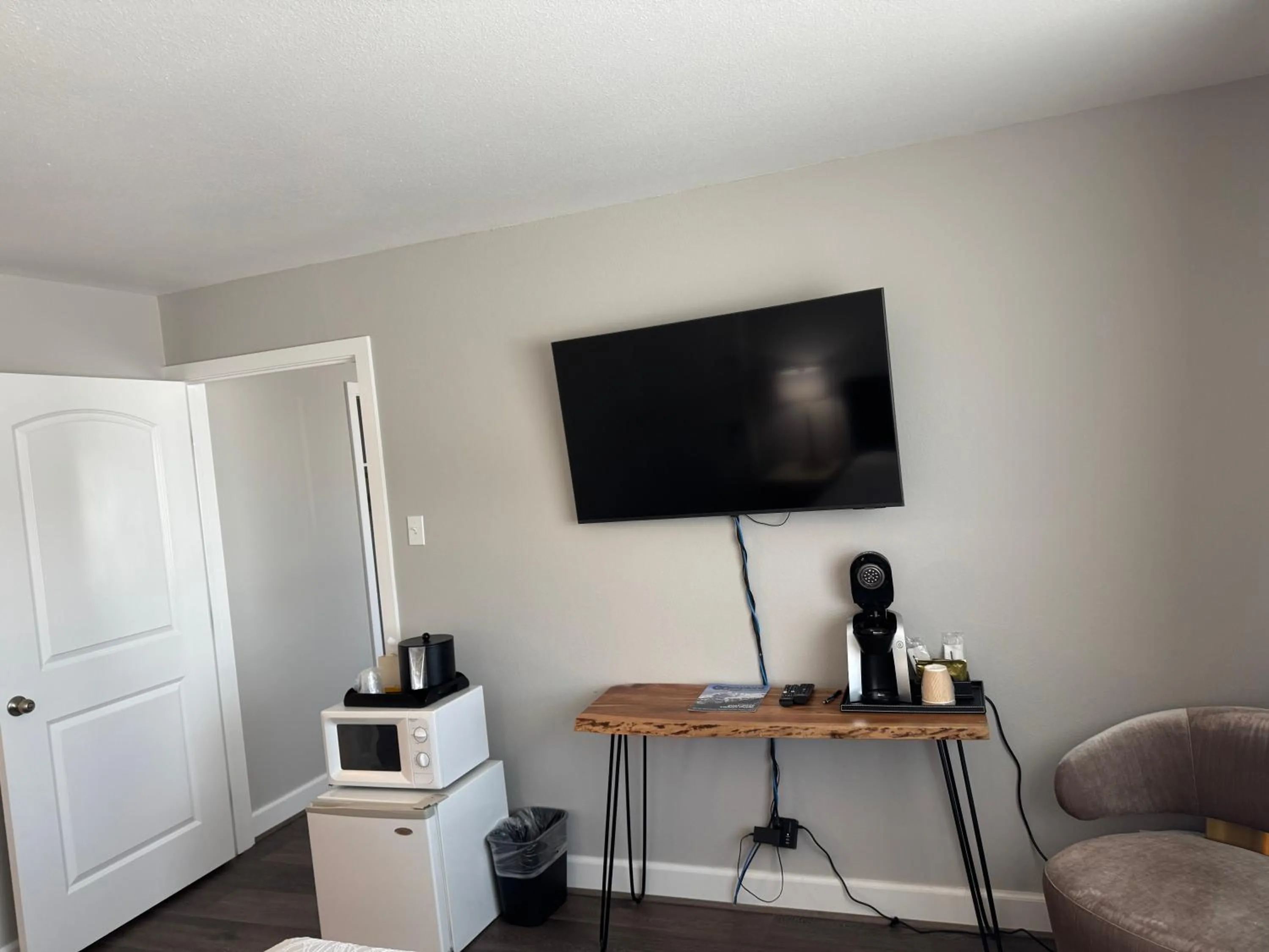 Bedroom in Bridge Street Inn