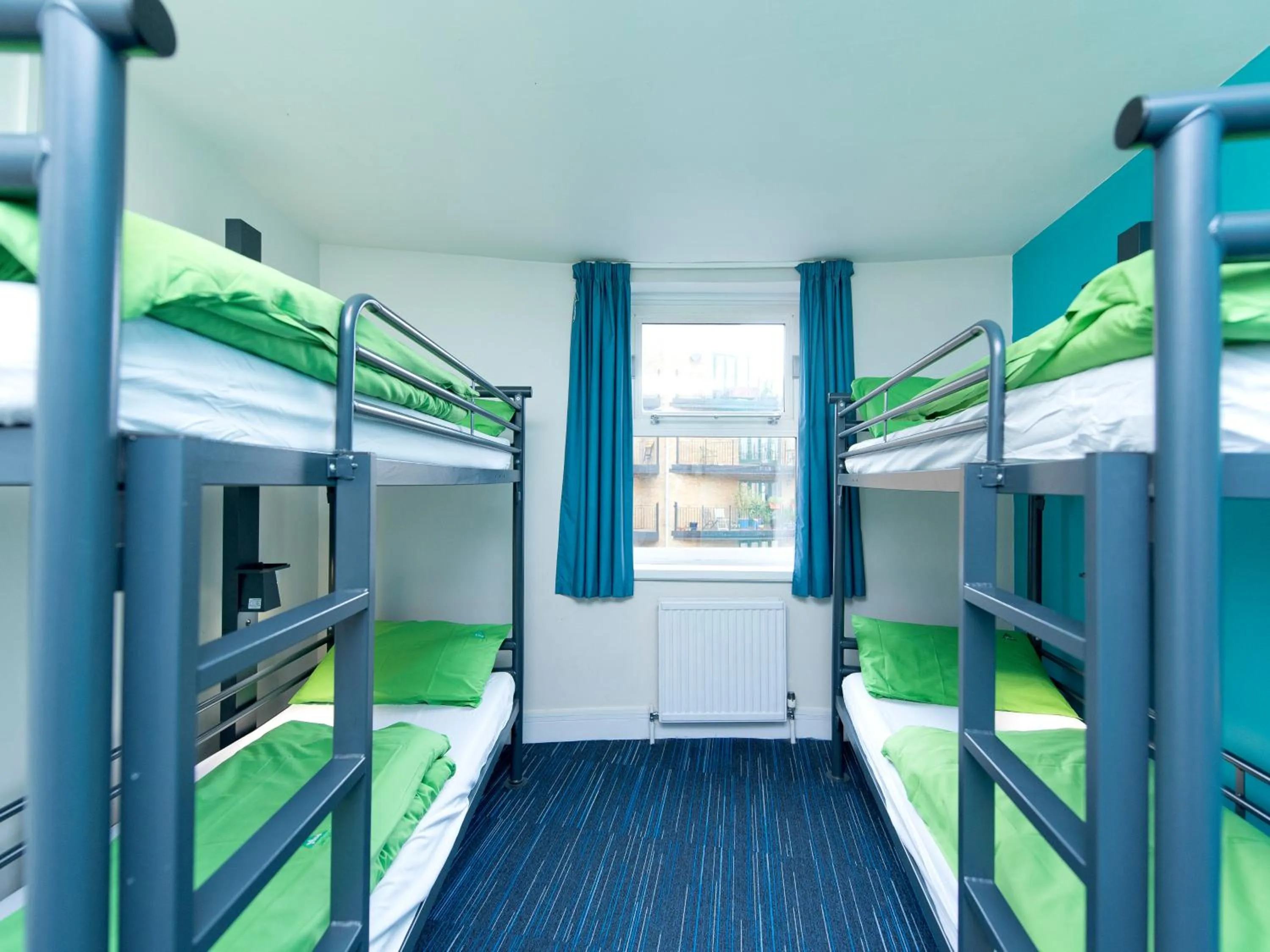 Bedroom, Bed in YHA London Thameside