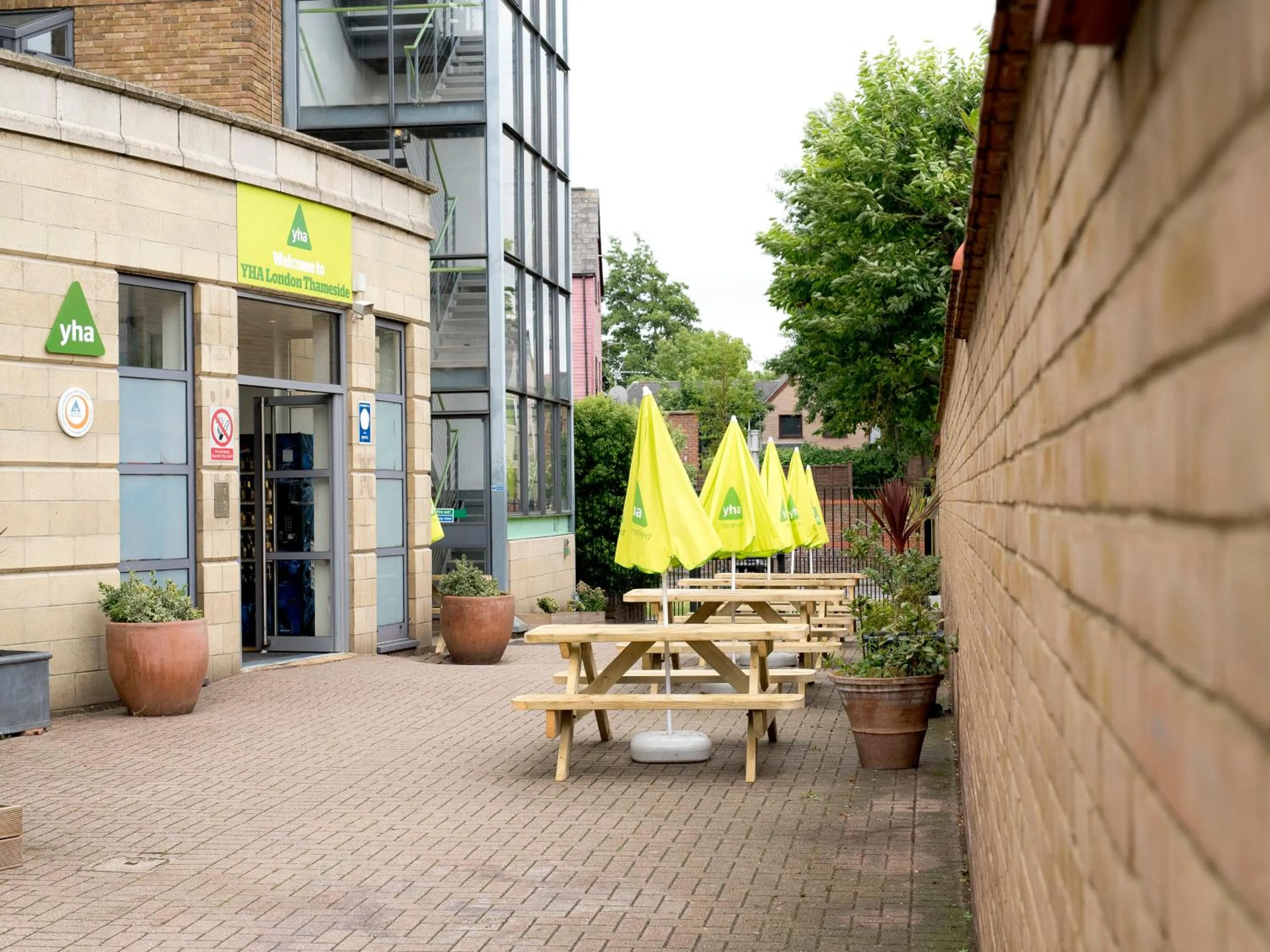 Seating area in YHA London Thameside