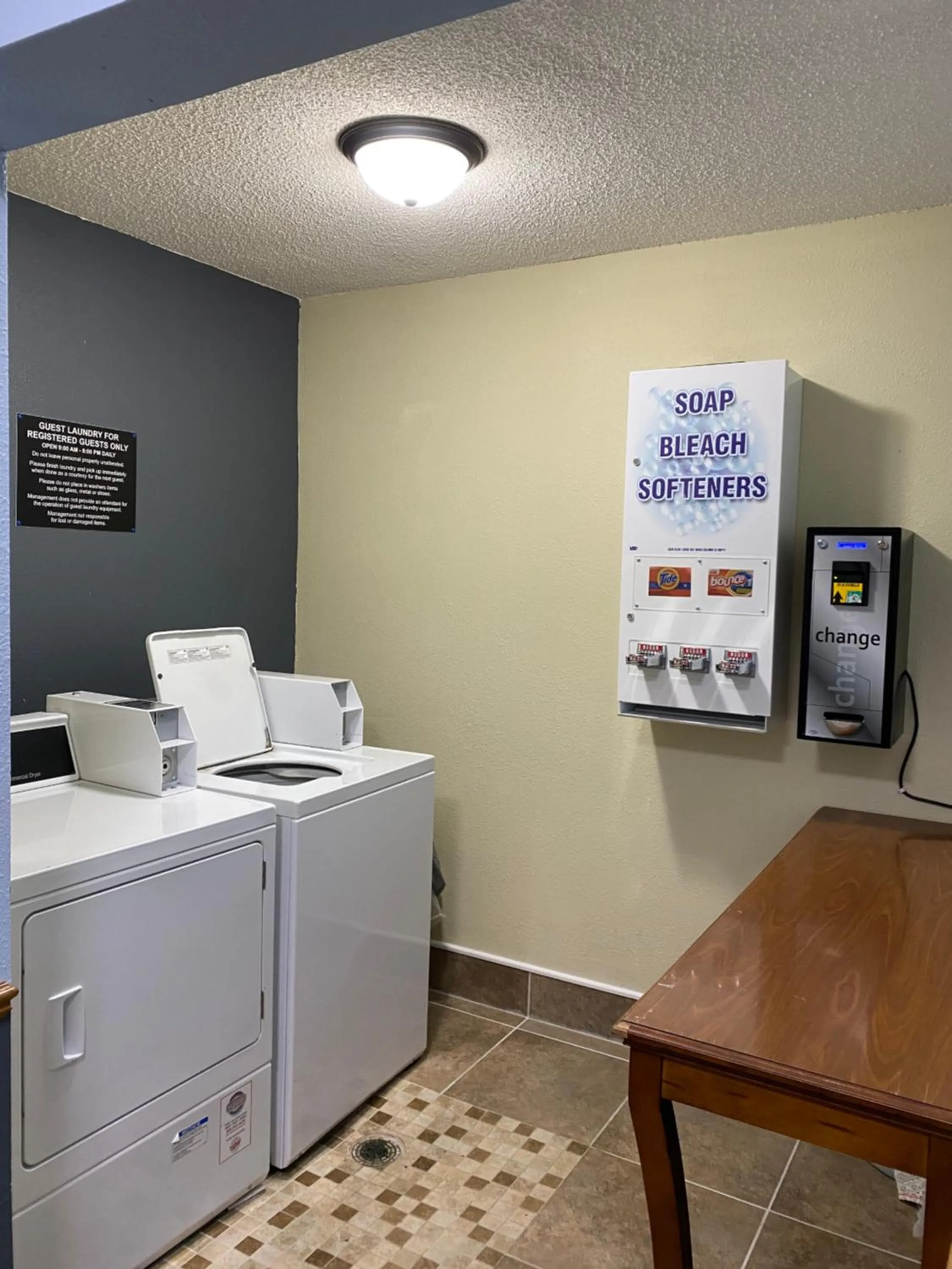 Area and facilities in Campus Inn Baraboo