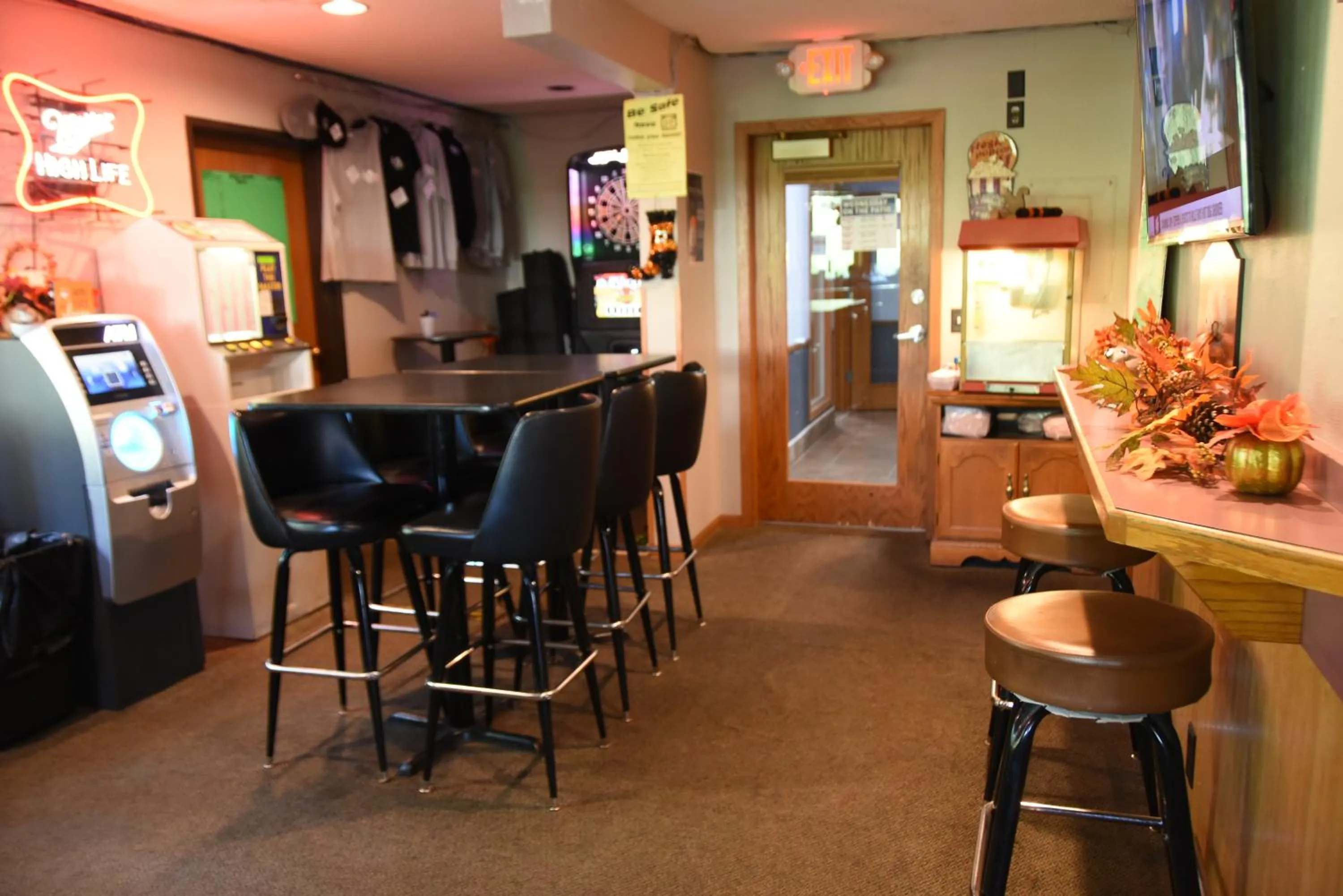 Lounge or bar in Campus Inn Baraboo
