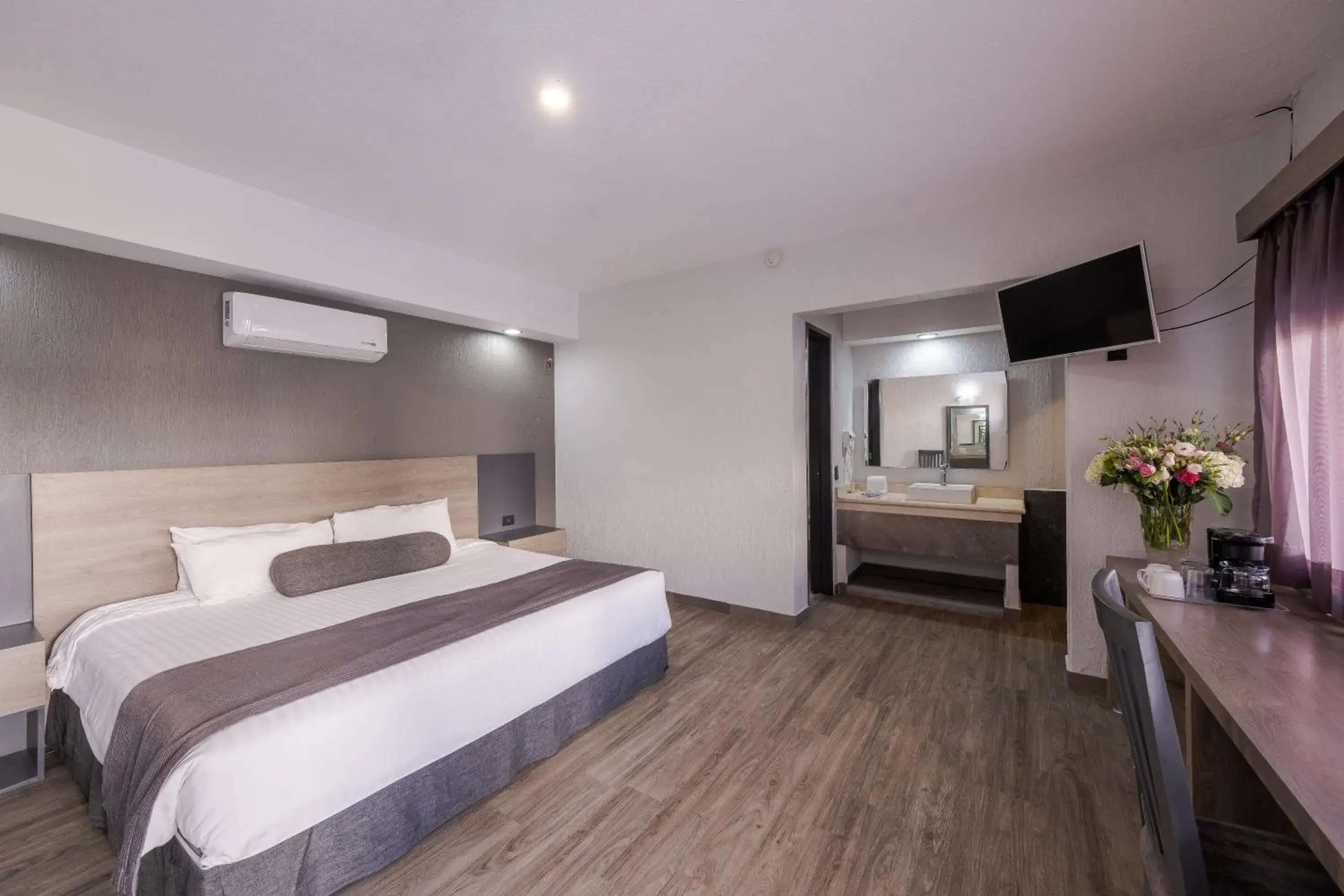 King Room in Hotel Malibu King Room in Hotel Malibu