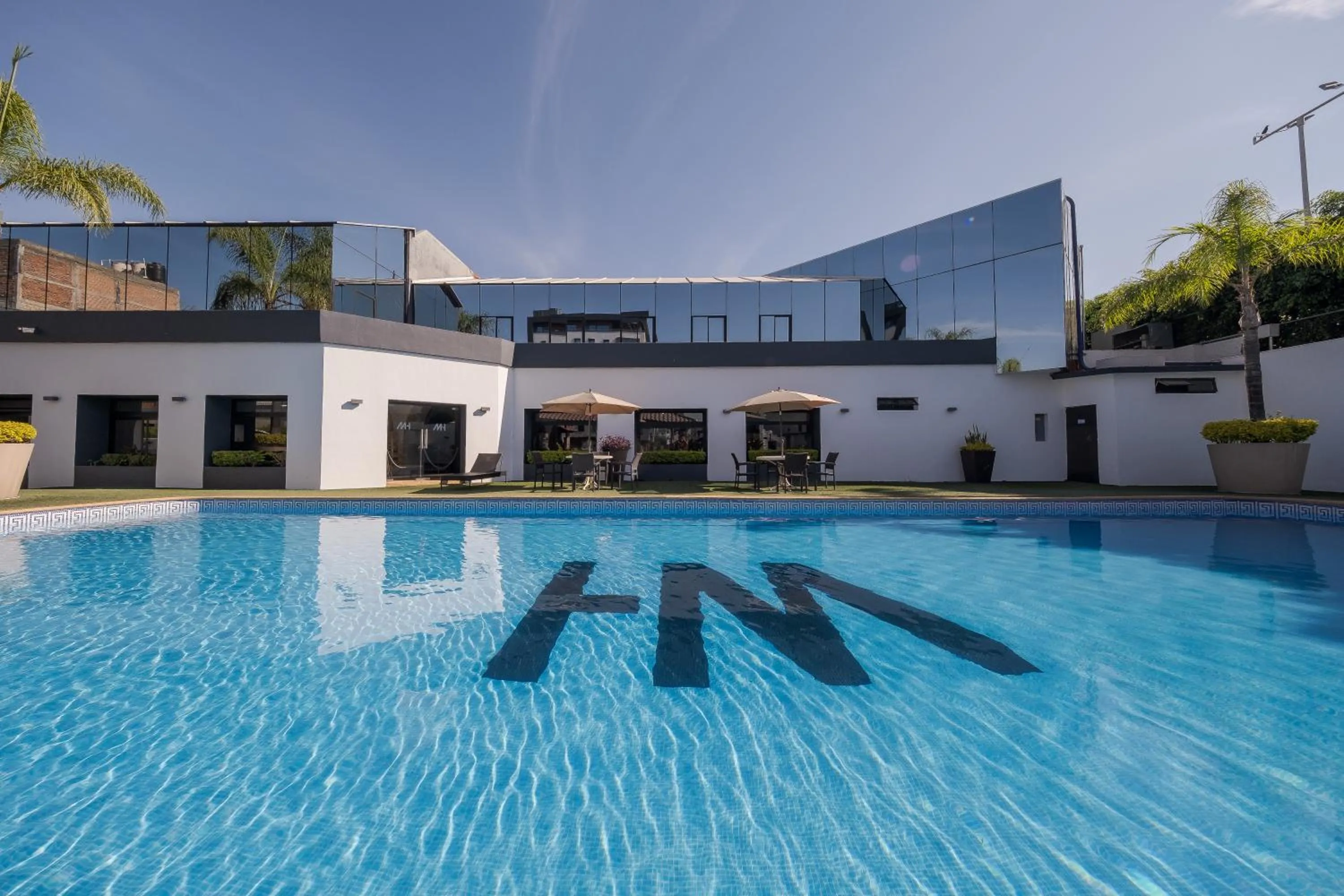 Swimming pool in Hotel Malibu