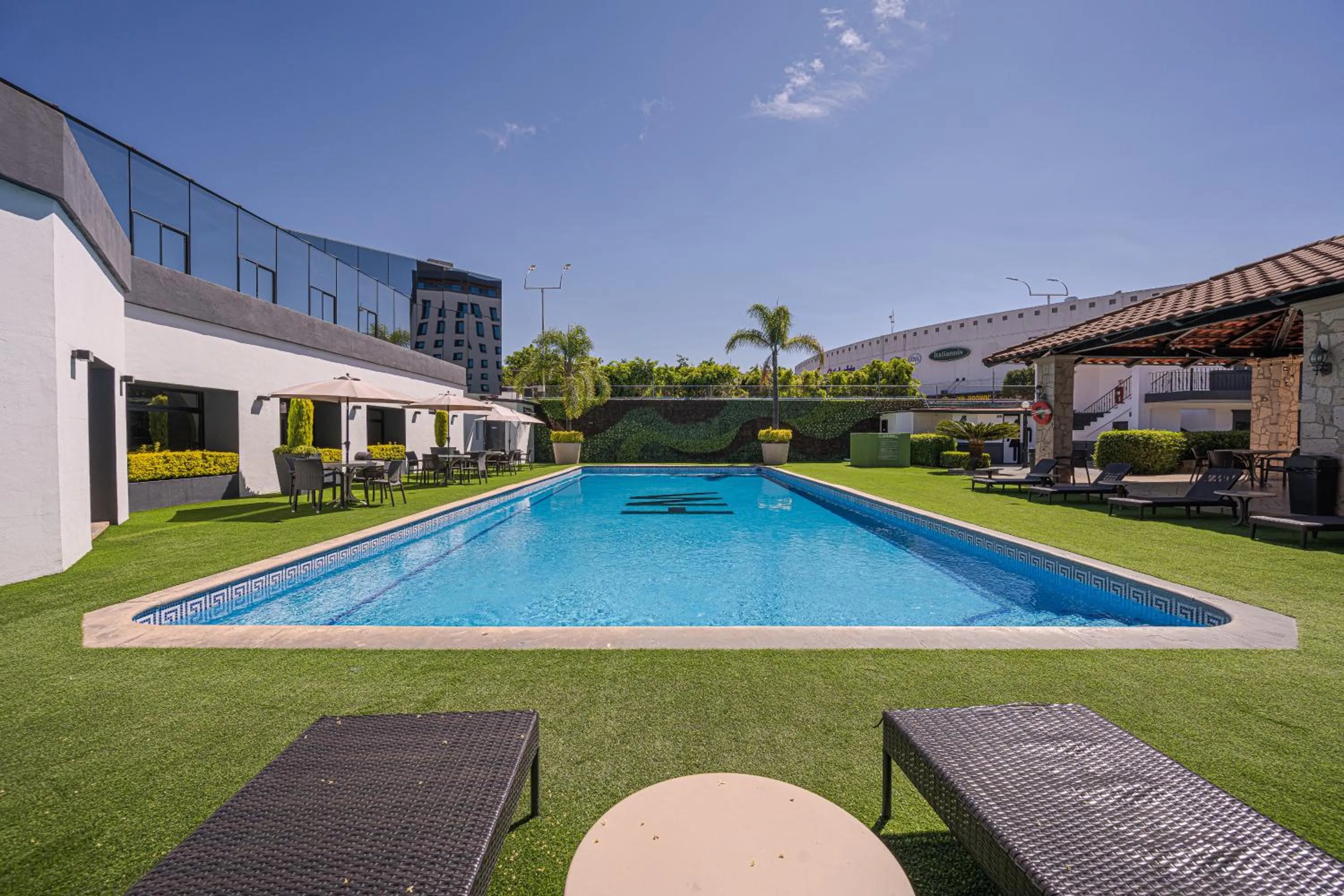 Swimming pool in Hotel Malibu