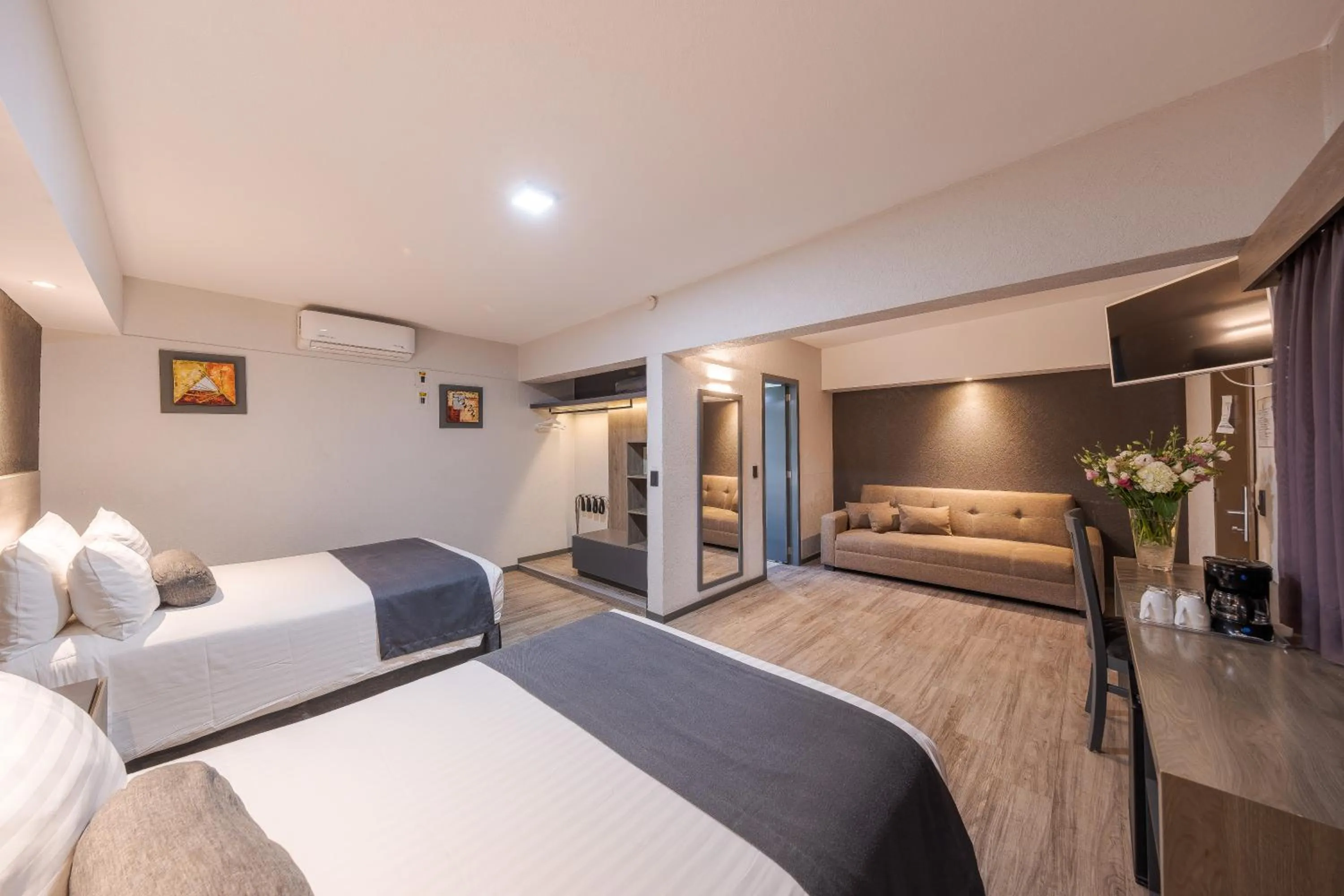 Bedroom, Bed in Hotel Malibu