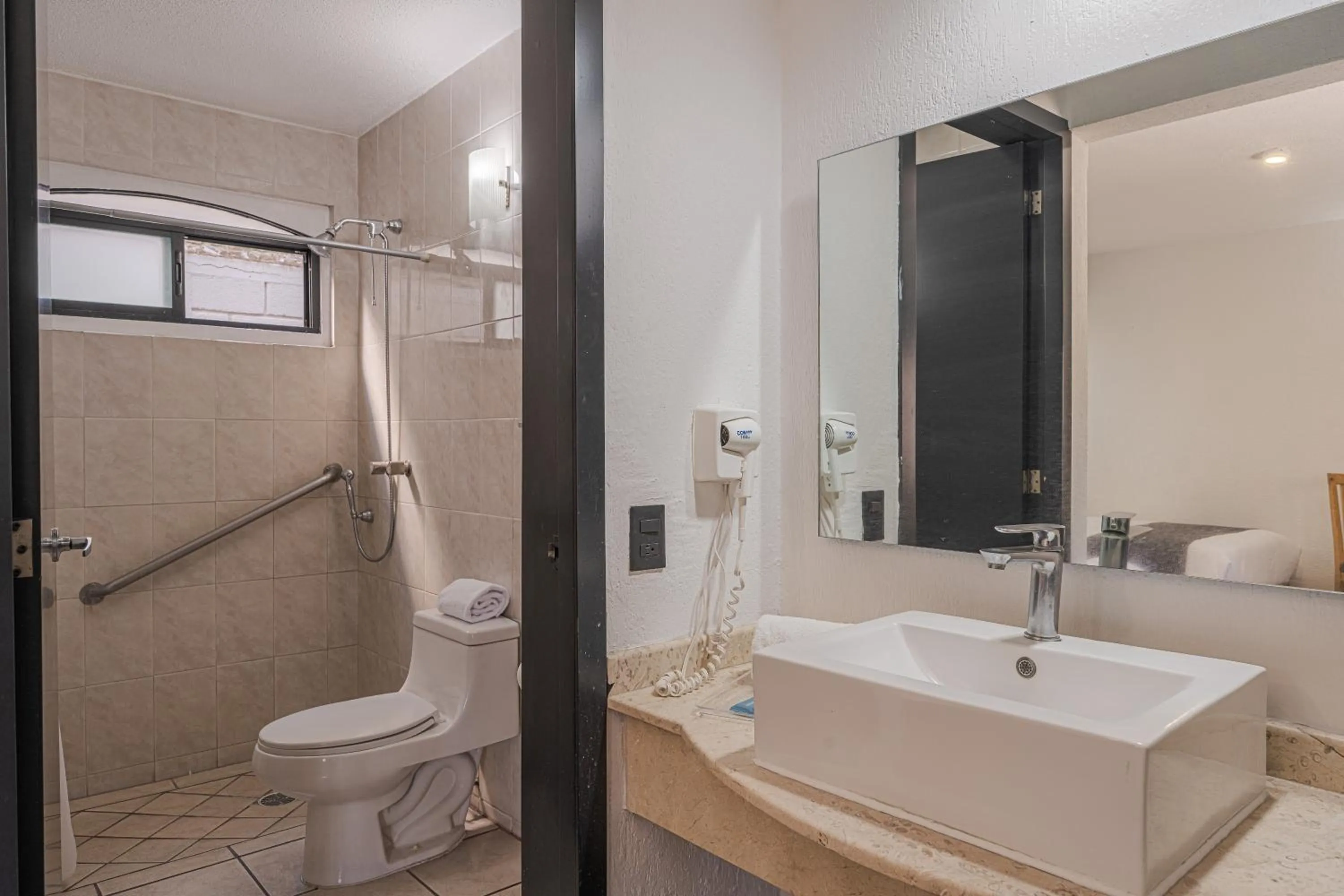 Bathroom in Hotel Malibu
