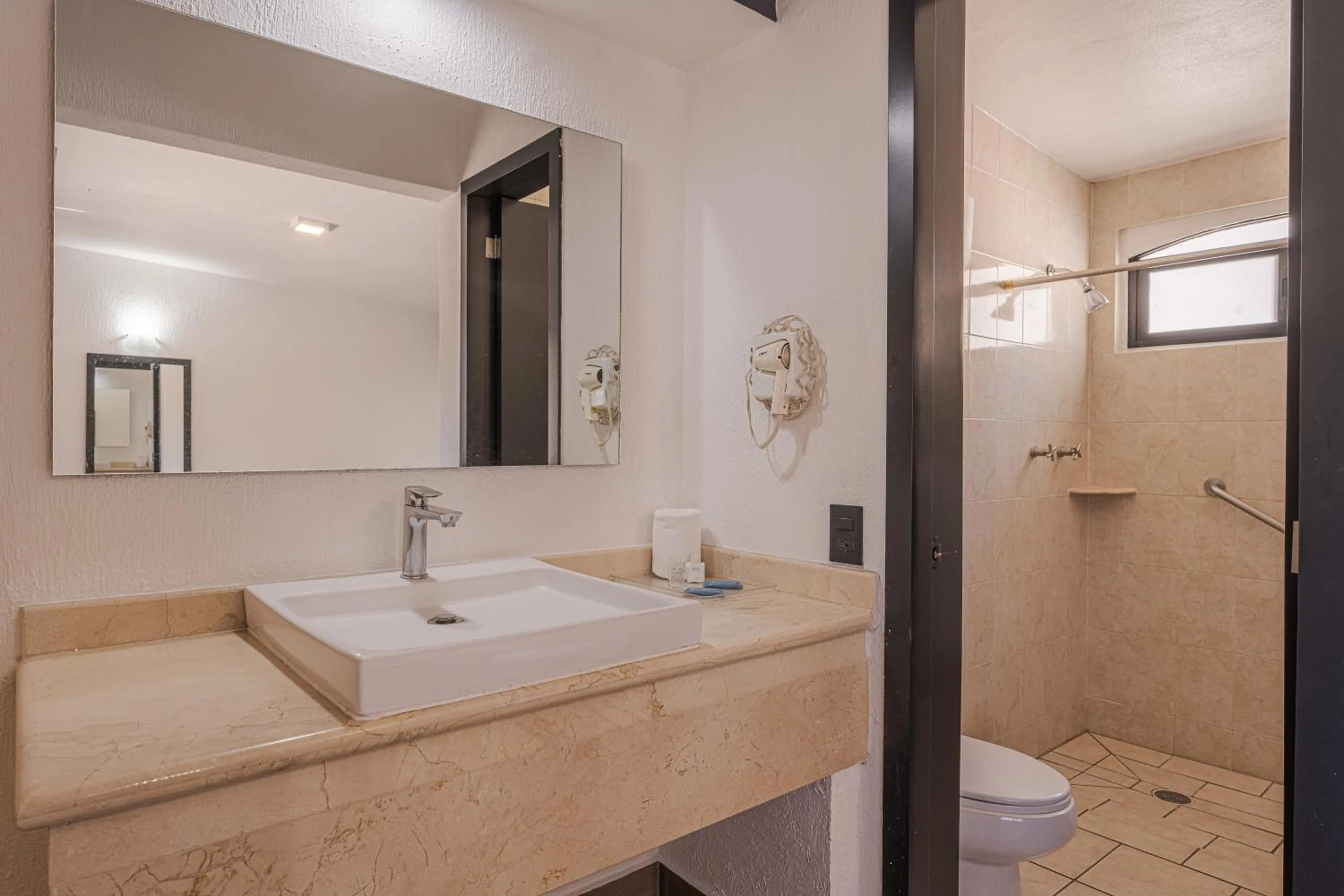 Bathroom in Hotel Malibu