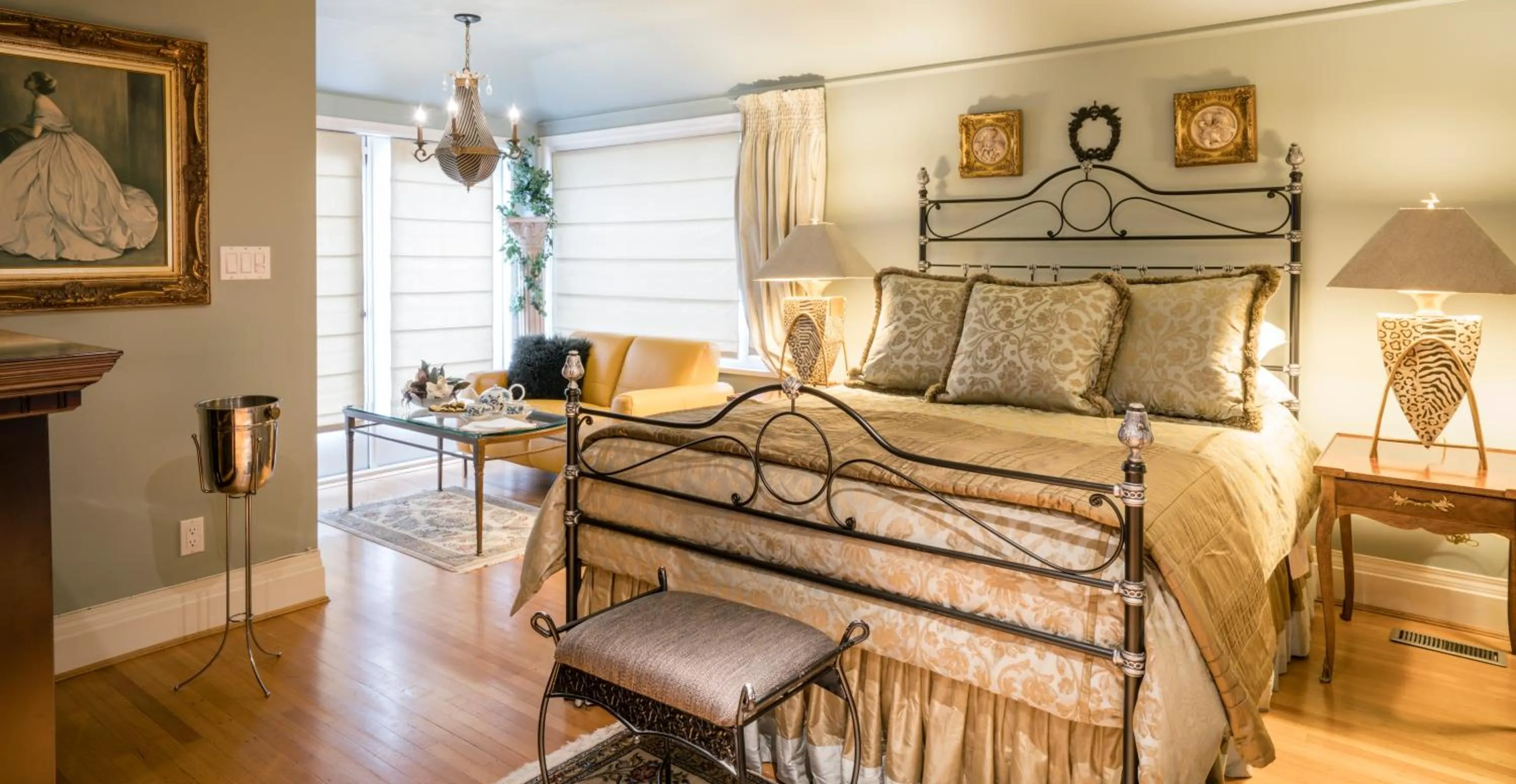 Photo of the whole room, Bed in Crystal's View Bed & Breakfast