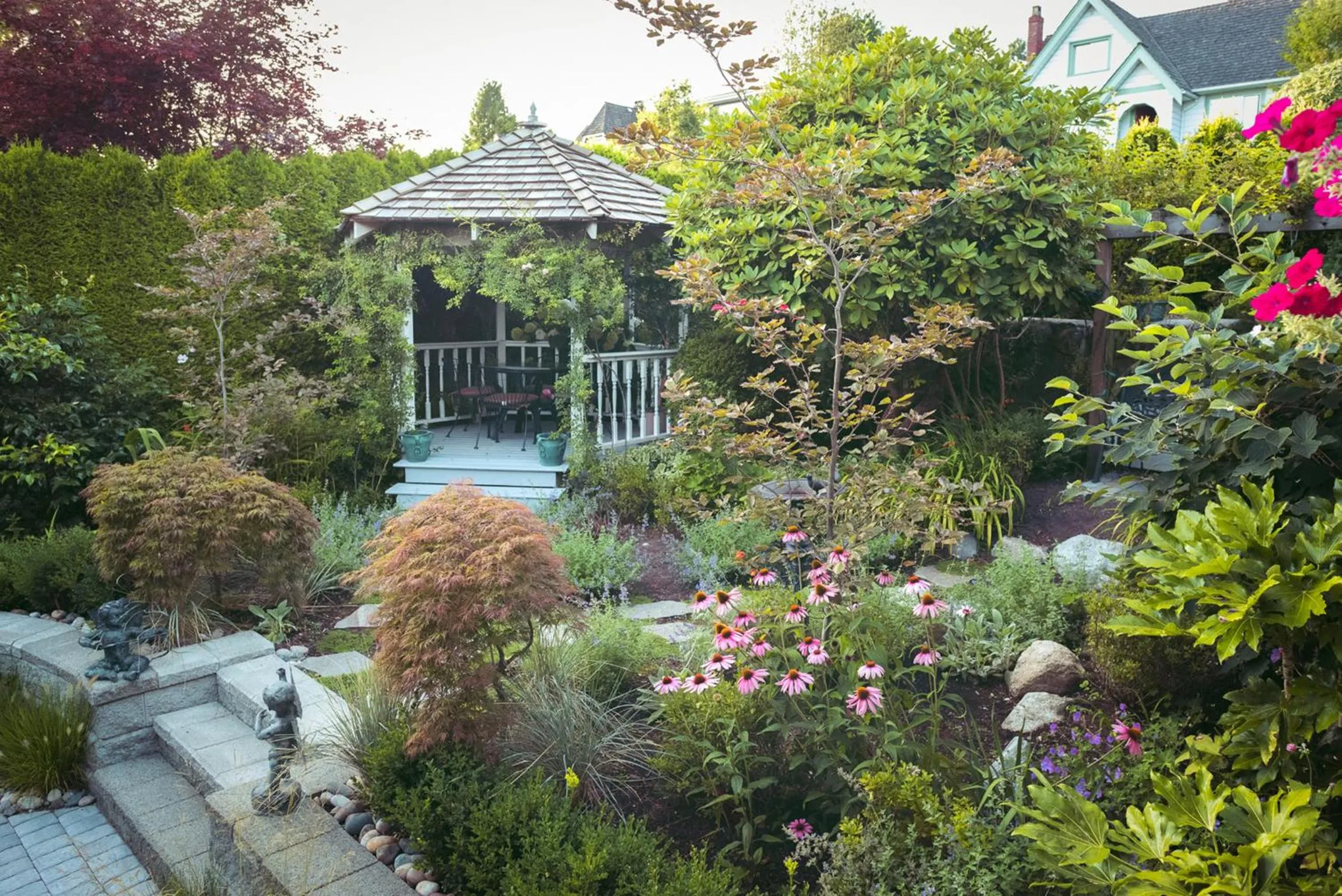 Garden in Crystal's View Bed & Breakfast