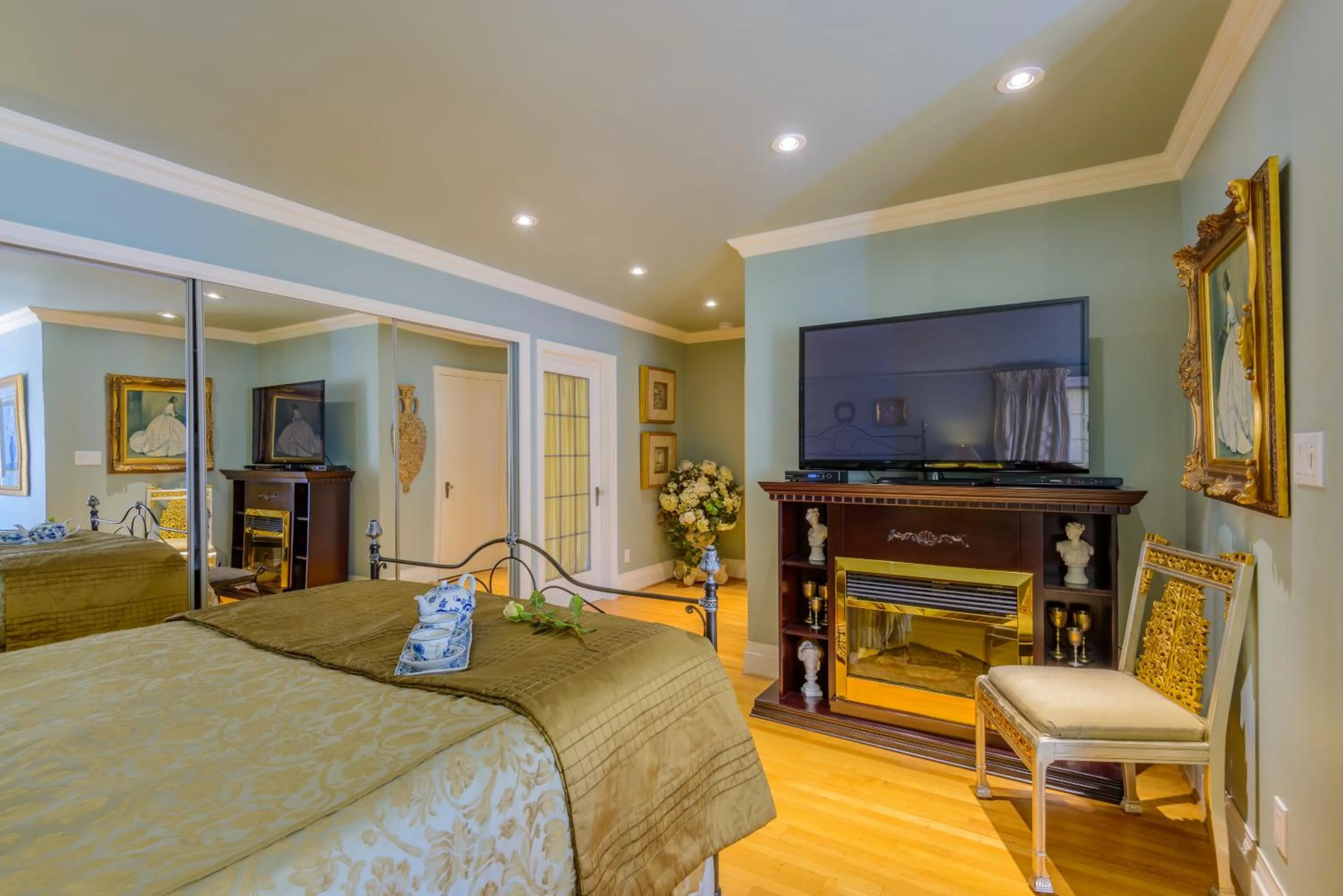 TV and multimedia, Bed in Crystal's View Bed & Breakfast