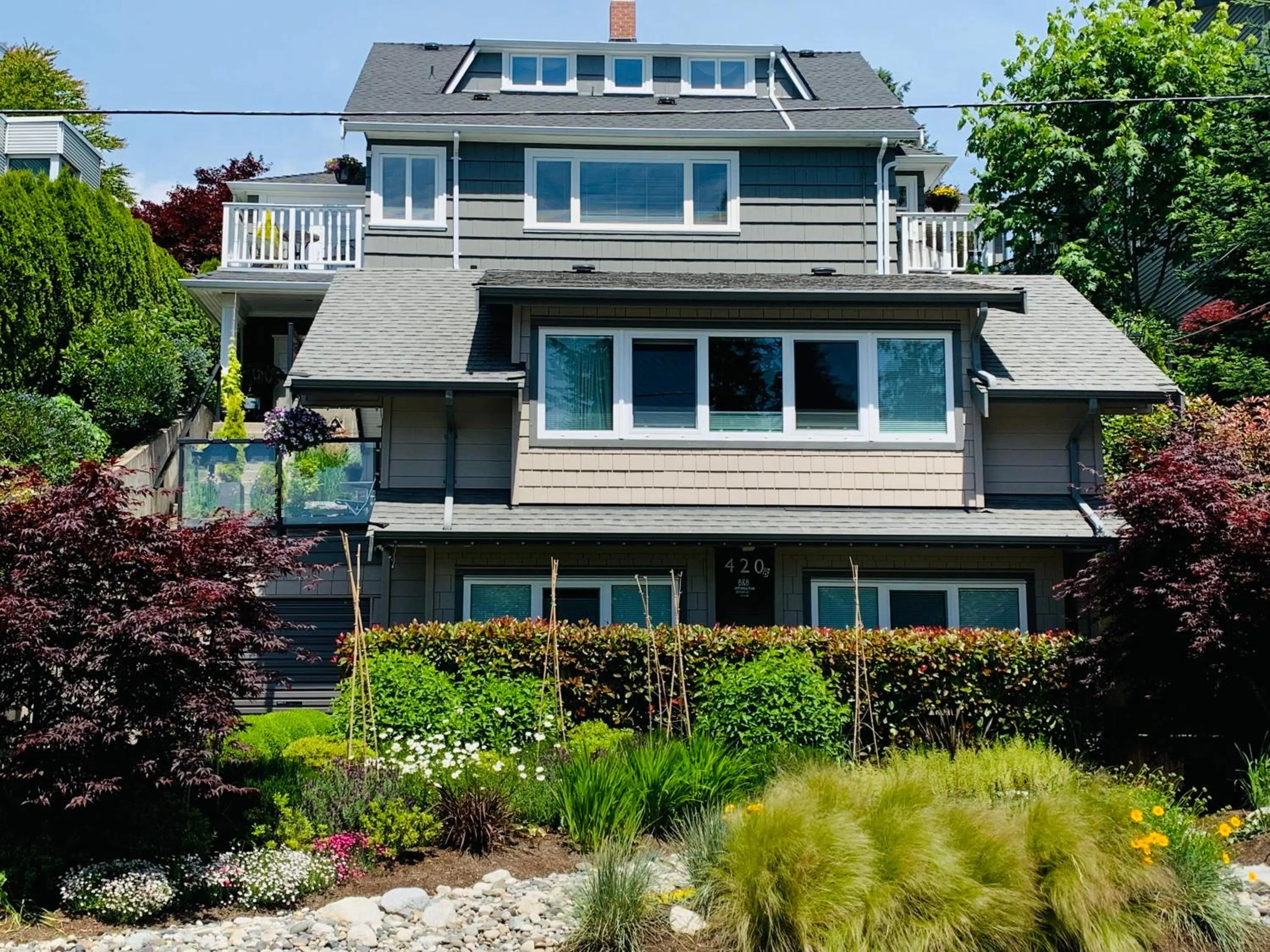 Property building in Crystal's View Bed & Breakfast