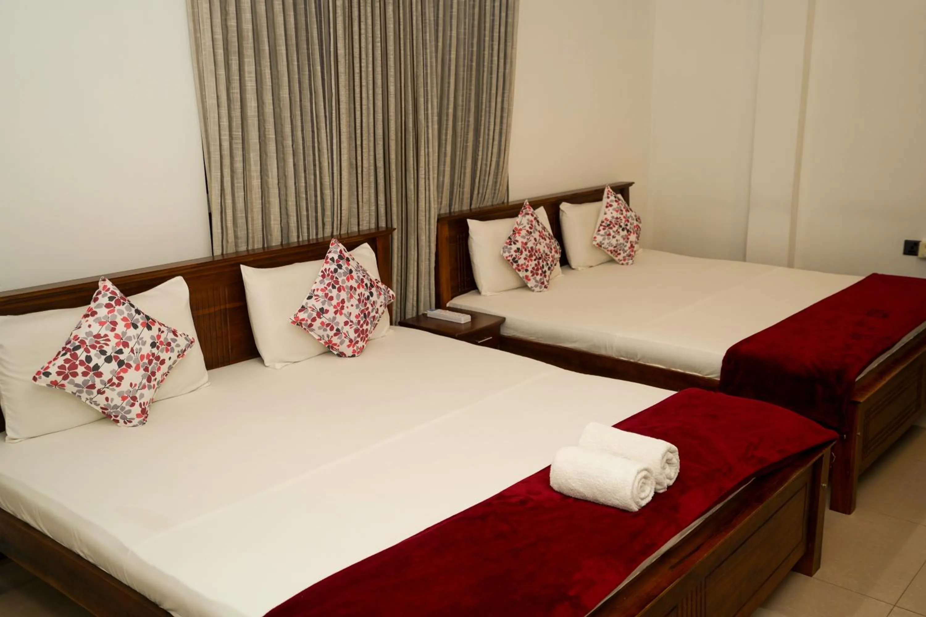 Bed in Airport 4 Season Transit Hotel