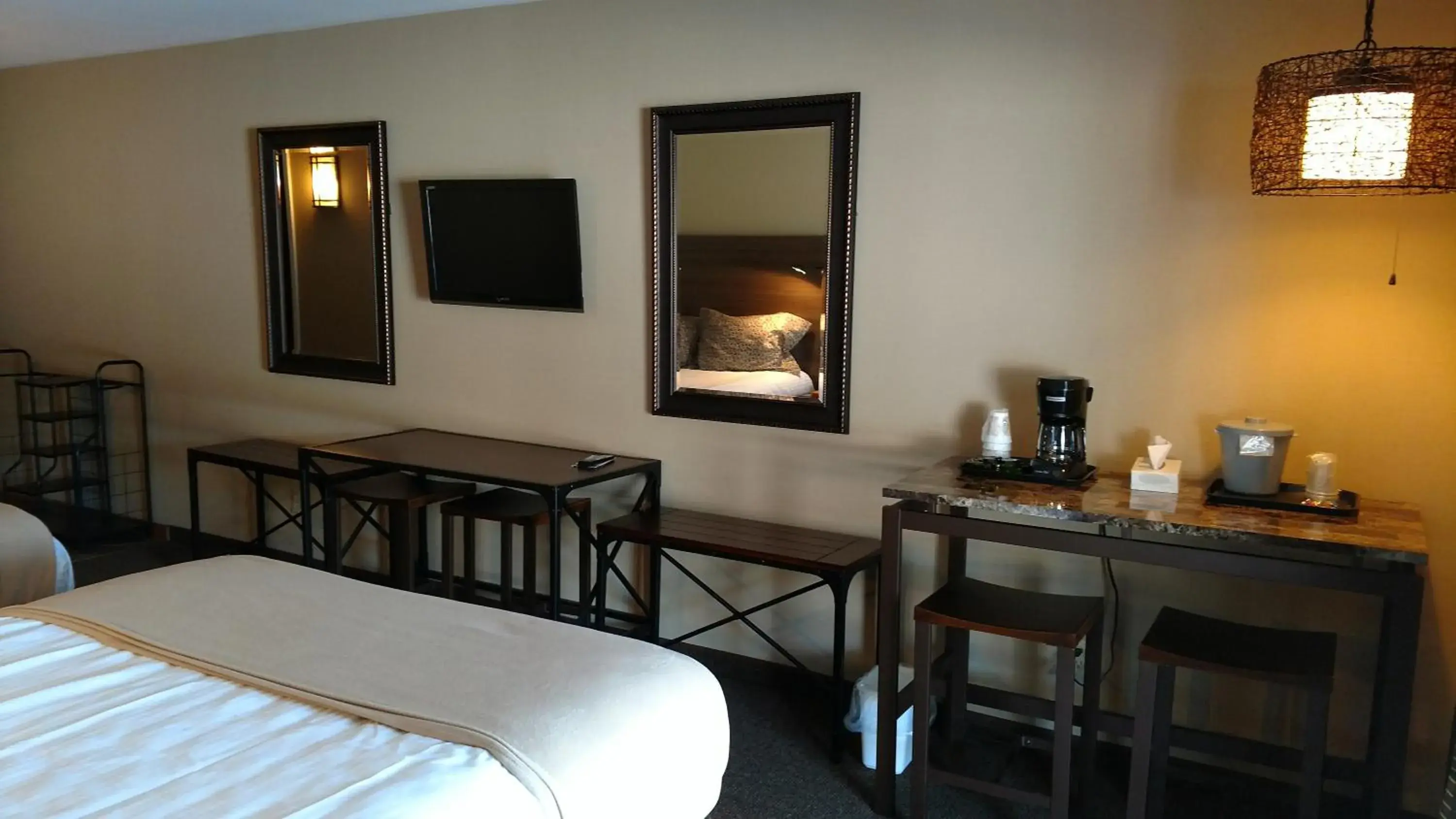 Deluxe Queen Room in Byrncliff Golf Resort Deluxe Queen Room in Byrncliff Golf Resort