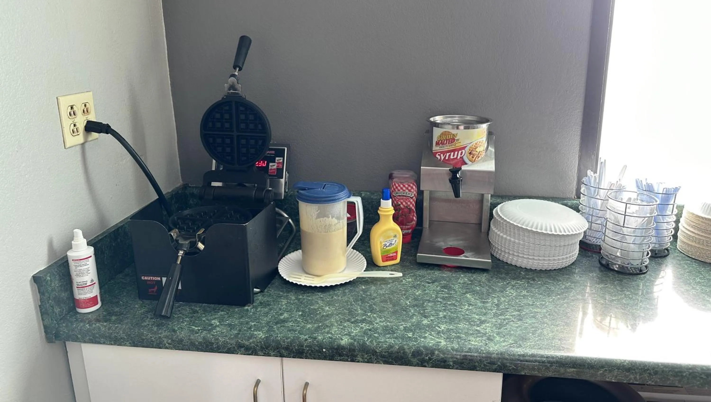 Buffet breakfast in Super Inn & Suites Philadelphia