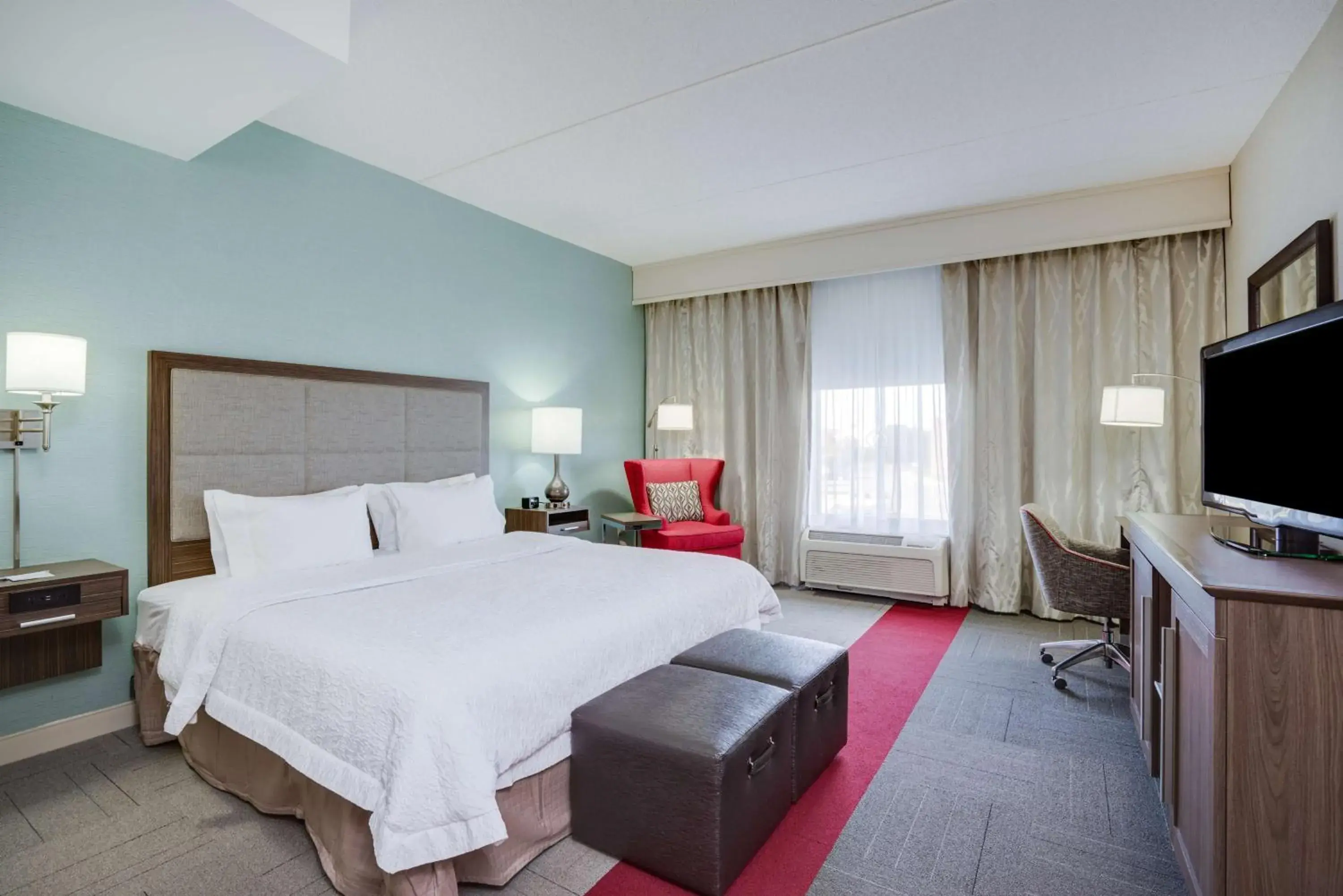 King Room with King Bed - Non-Smoking in Hampton Inn Middletown King Room with King Bed - Non-Smoking in Hampton Inn Middletown