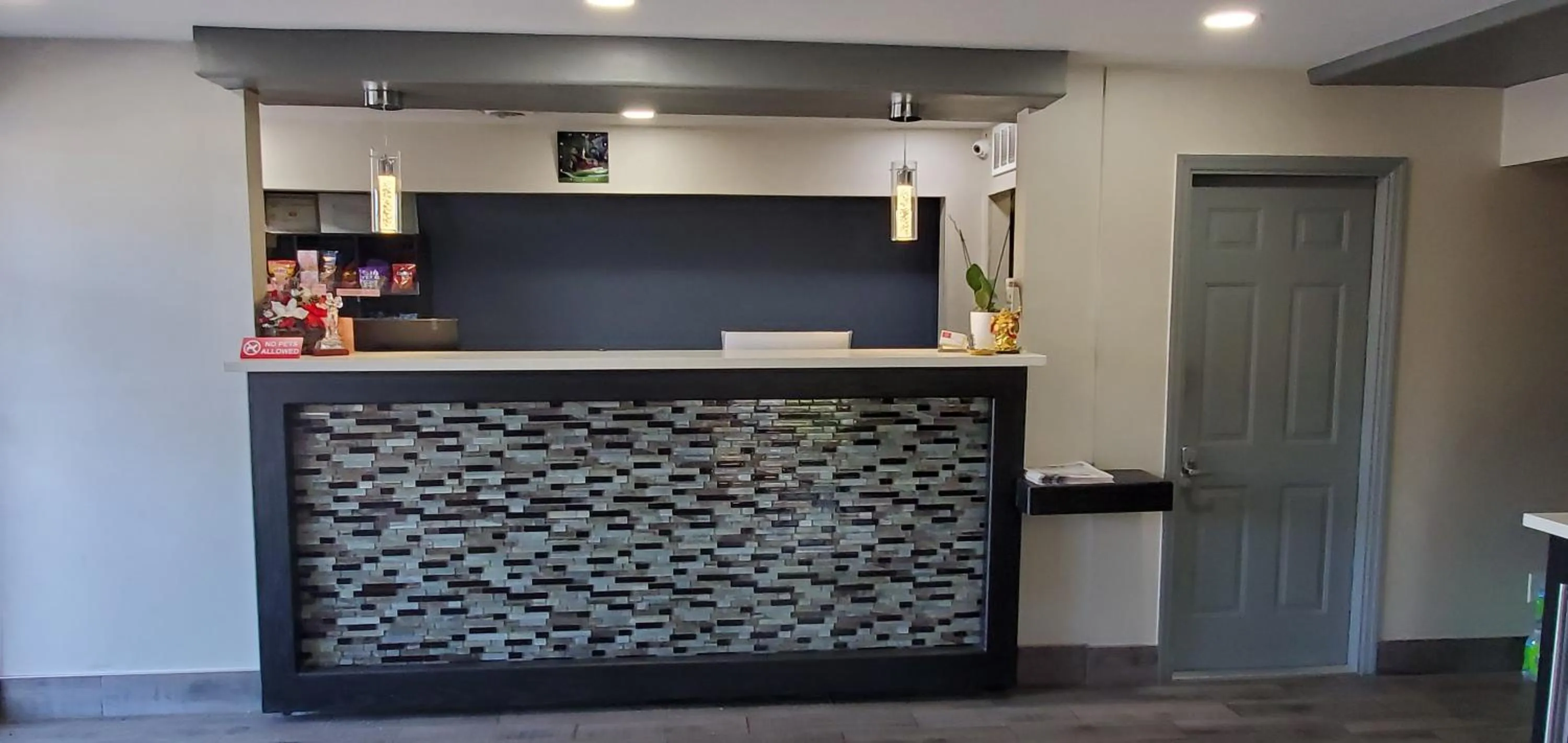 Lobby or reception in Red Carpet Inn - Augusta