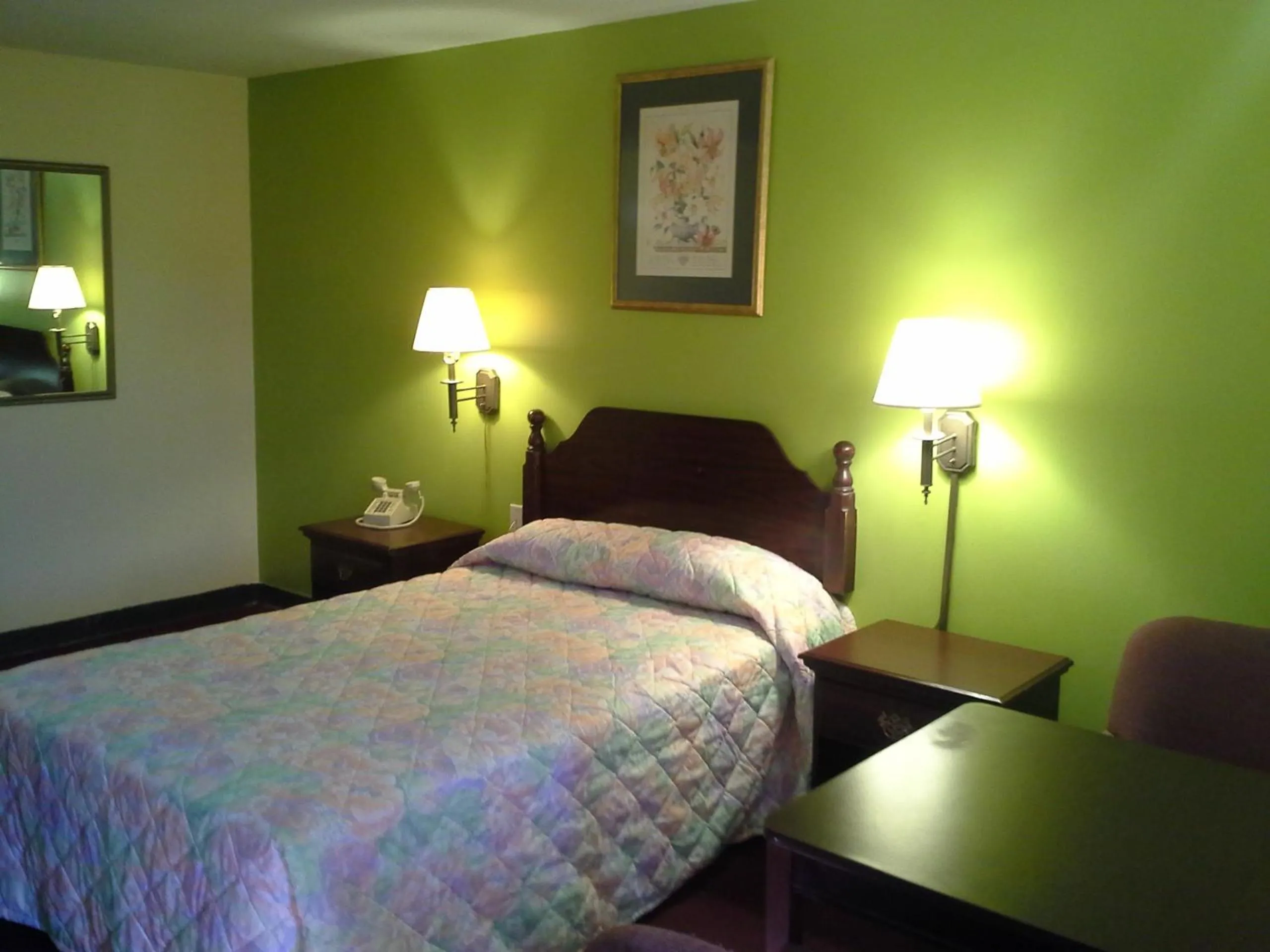 Photo of the whole room, Bed in Red Carpet Inn - Augusta