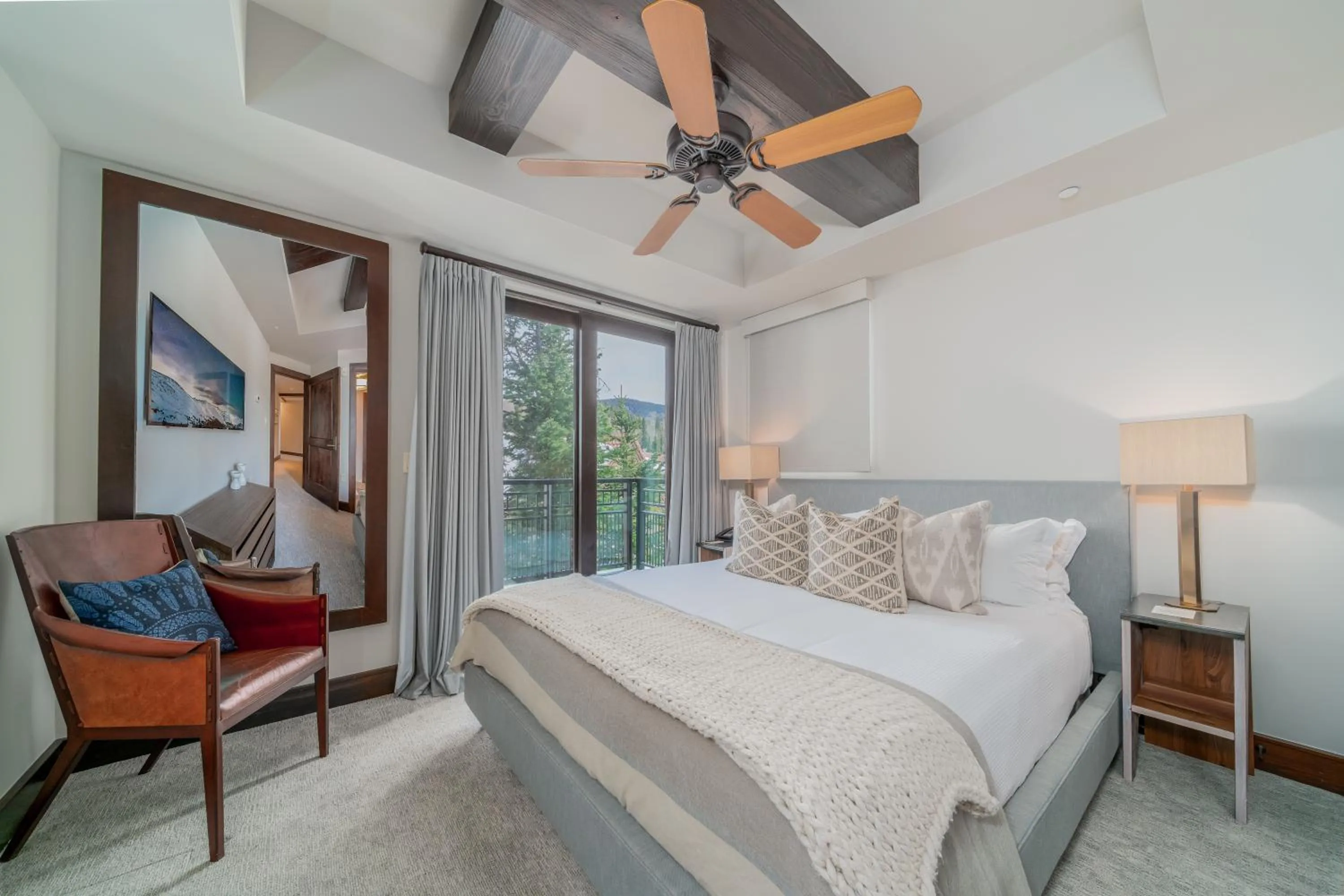 Bedroom, Bed in Lumiere by Dunton