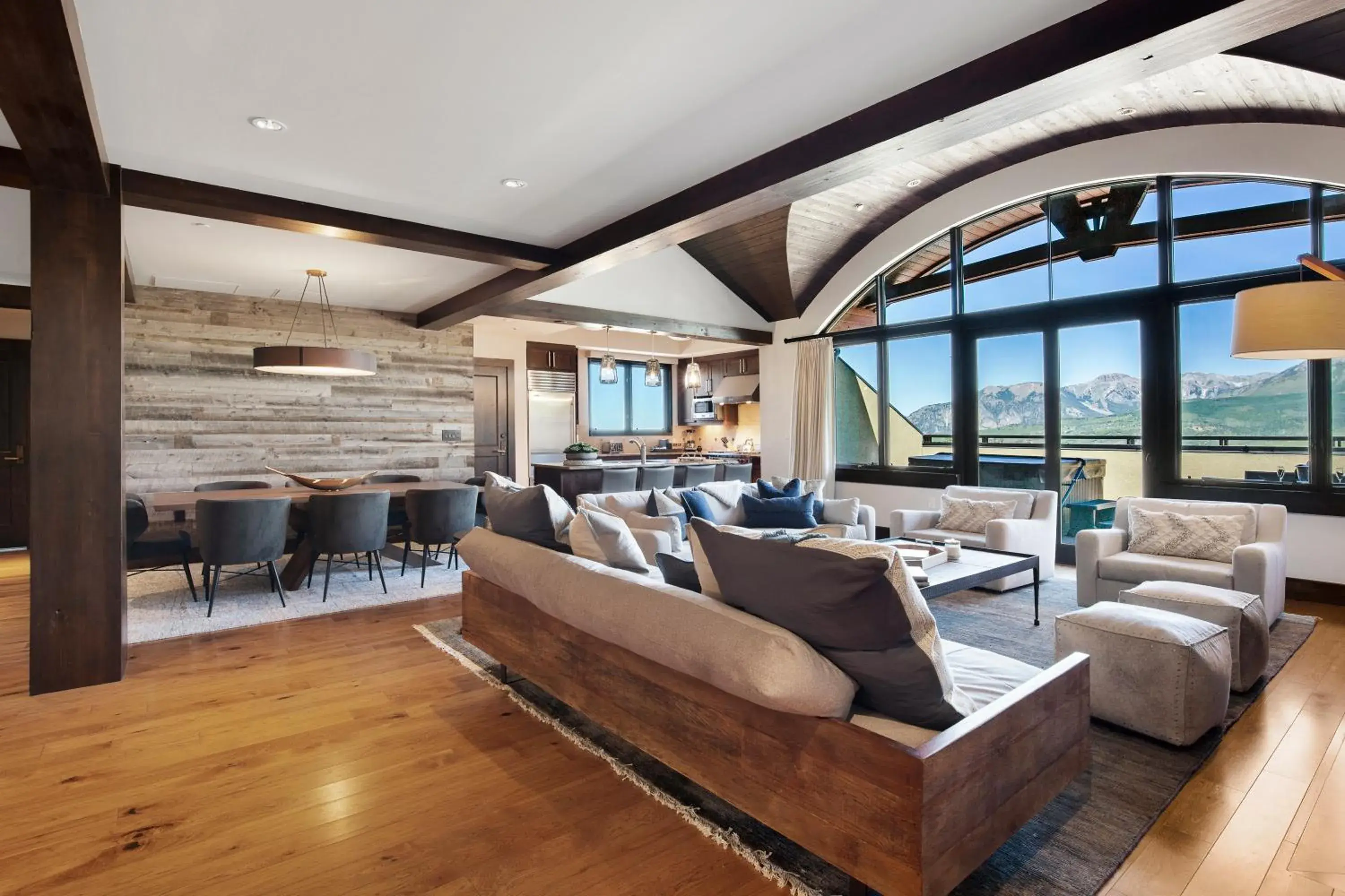 Five Bedroom Penthouse in Lumiere by Dunton Five Bedroom Penthouse in Lumiere by Dunton