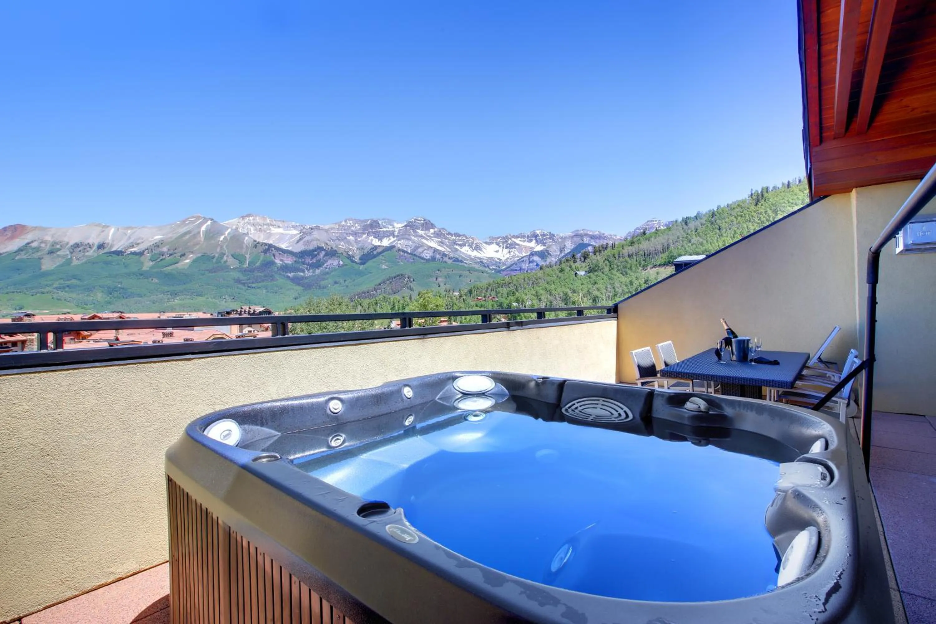 Hot Tub in Lumiere by Dunton