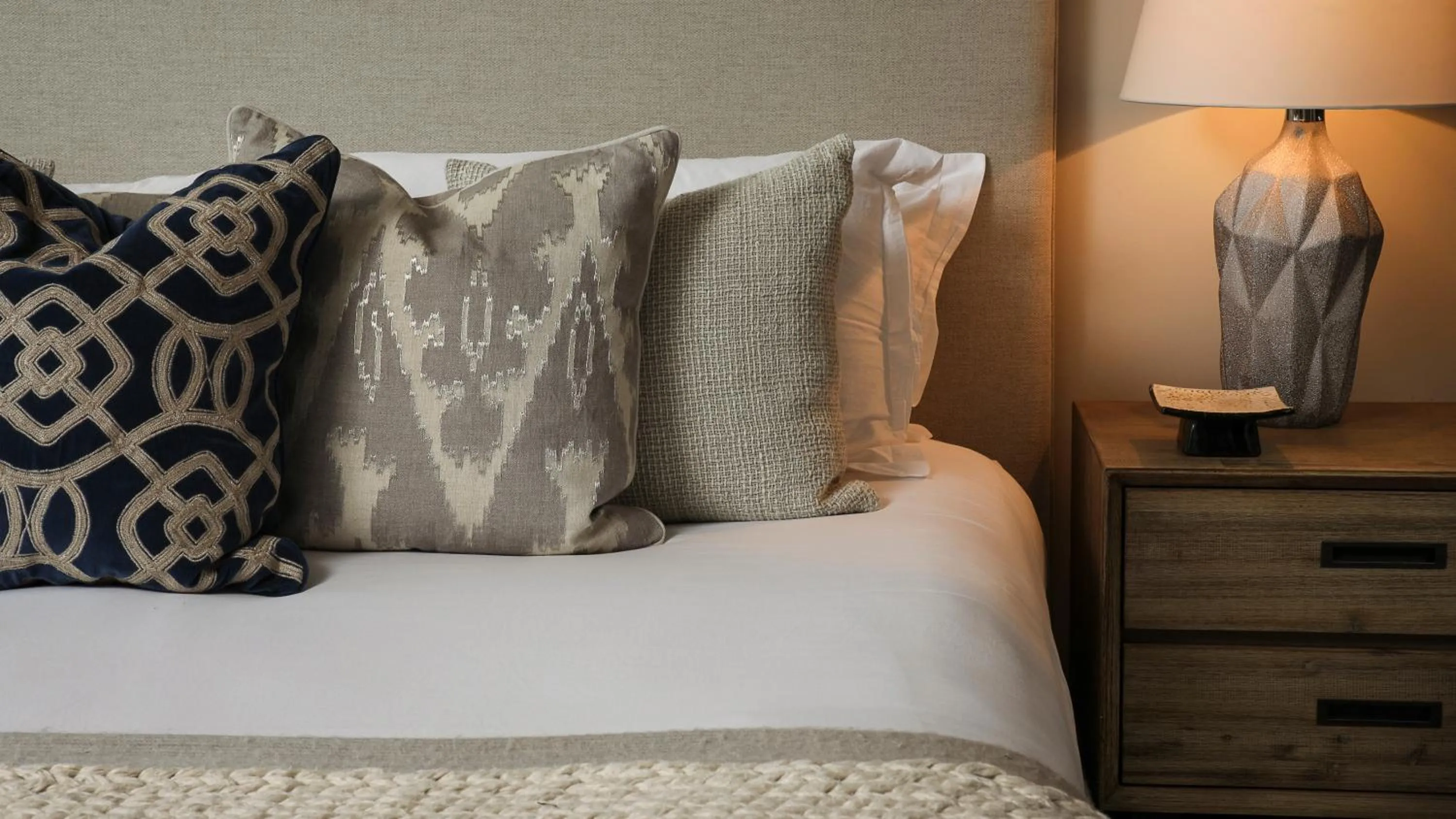 Bedroom, Bed in Lumiere by Dunton