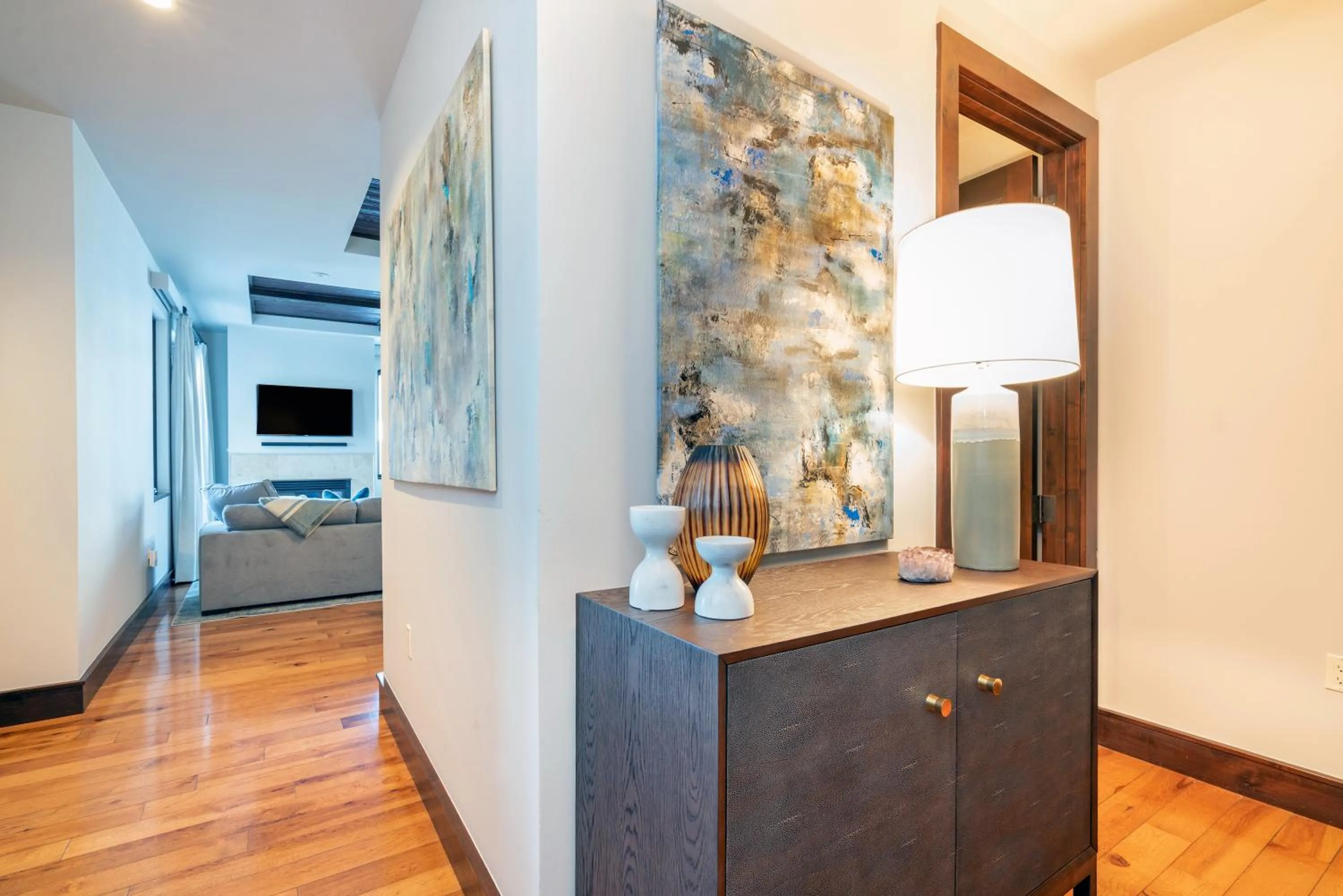 TV and multimedia in Lumiere by Dunton