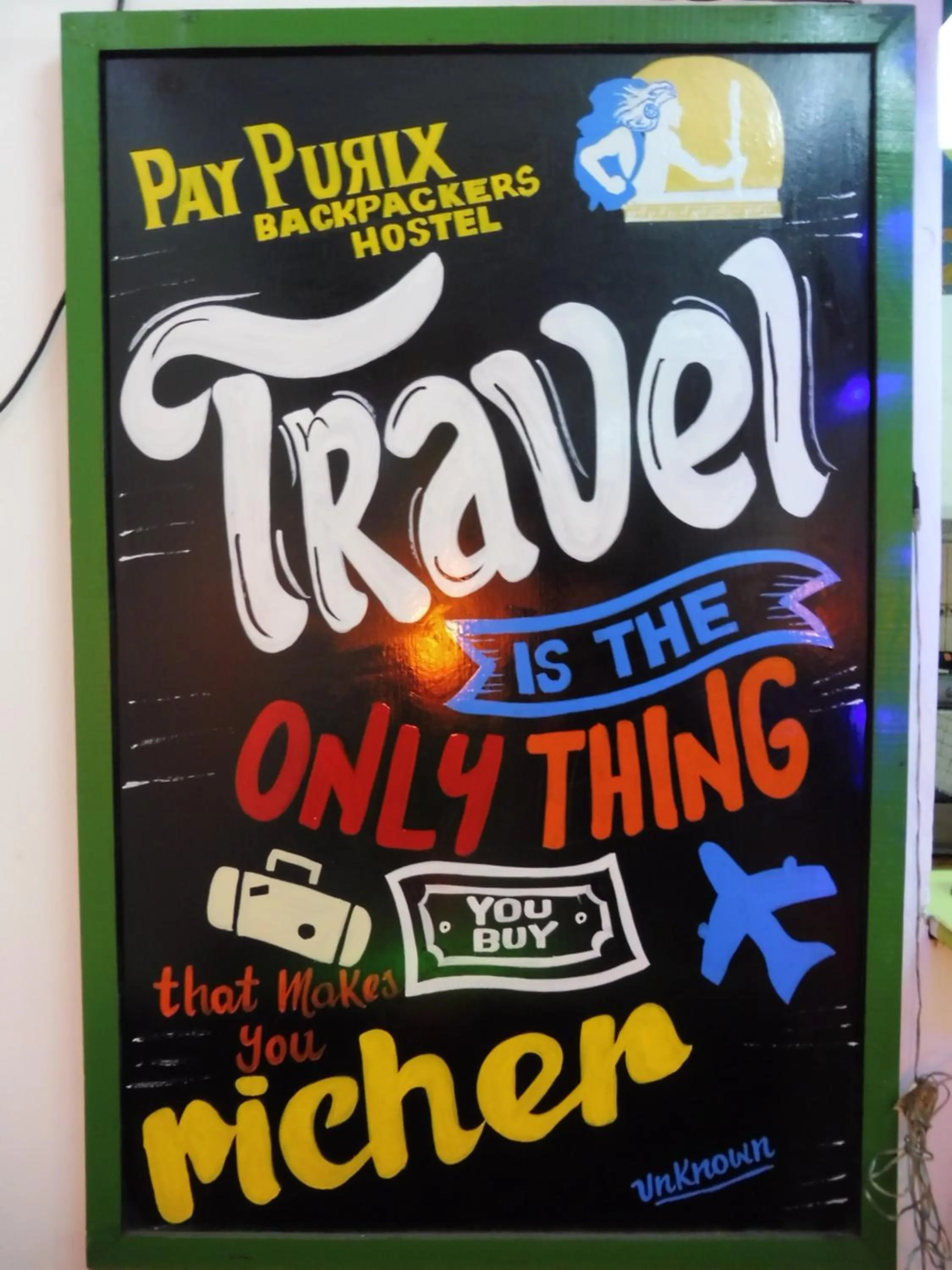 Communal lounge/ TV room in Paypurix Hostel Lima Airport