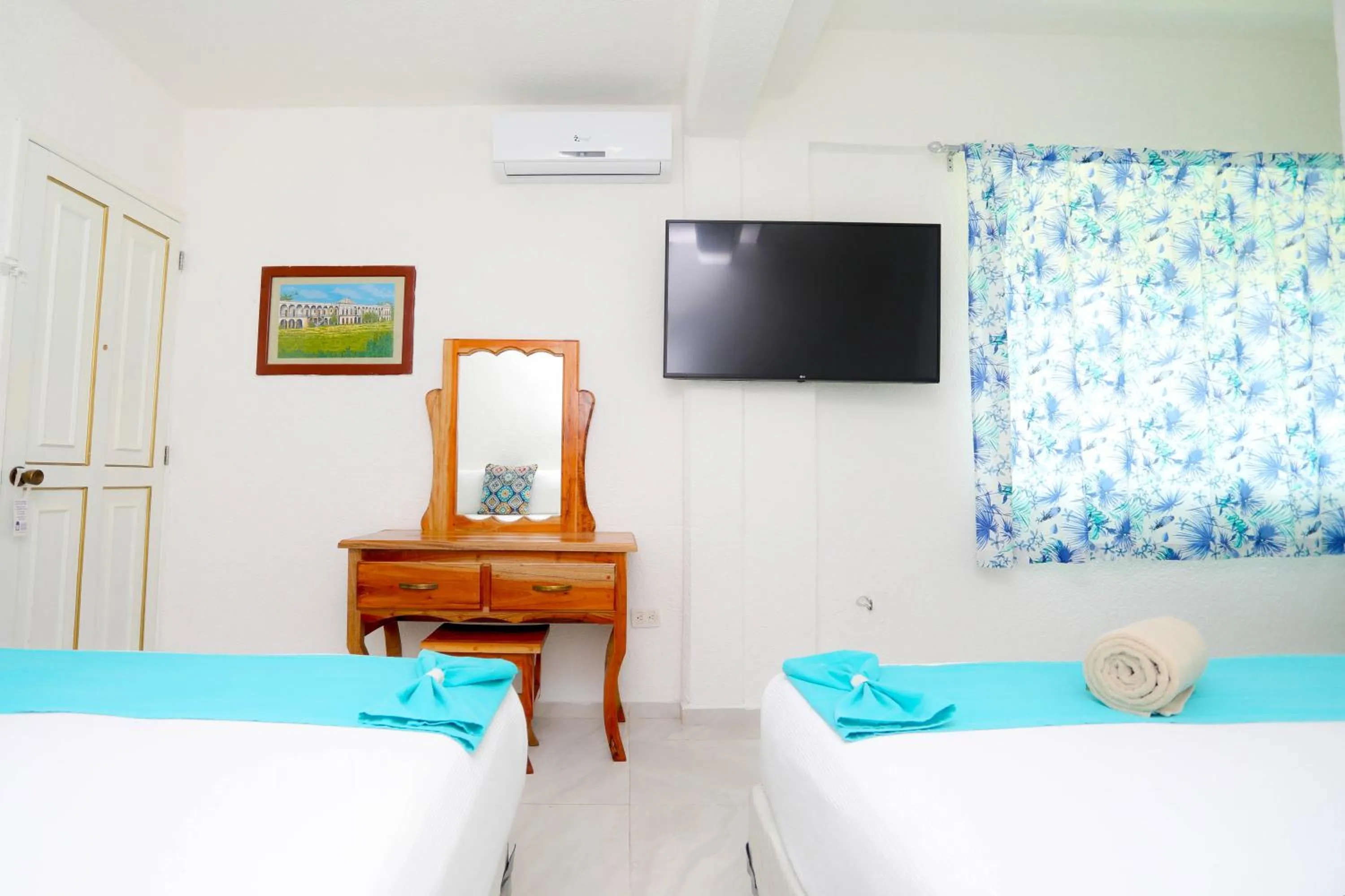 View (from property/room), Bed in Hotel Maria de Lourdes