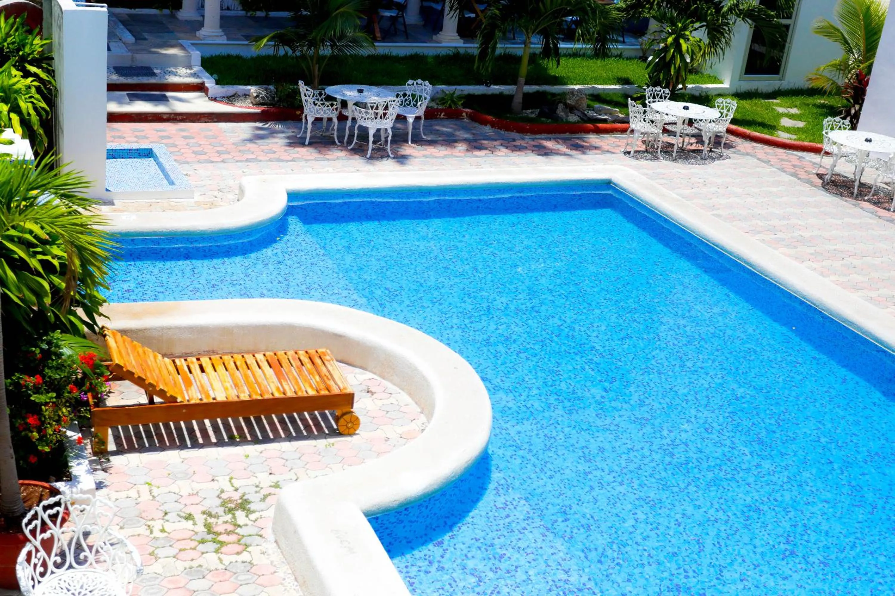 Swimming pool in Hotel Maria de Lourdes