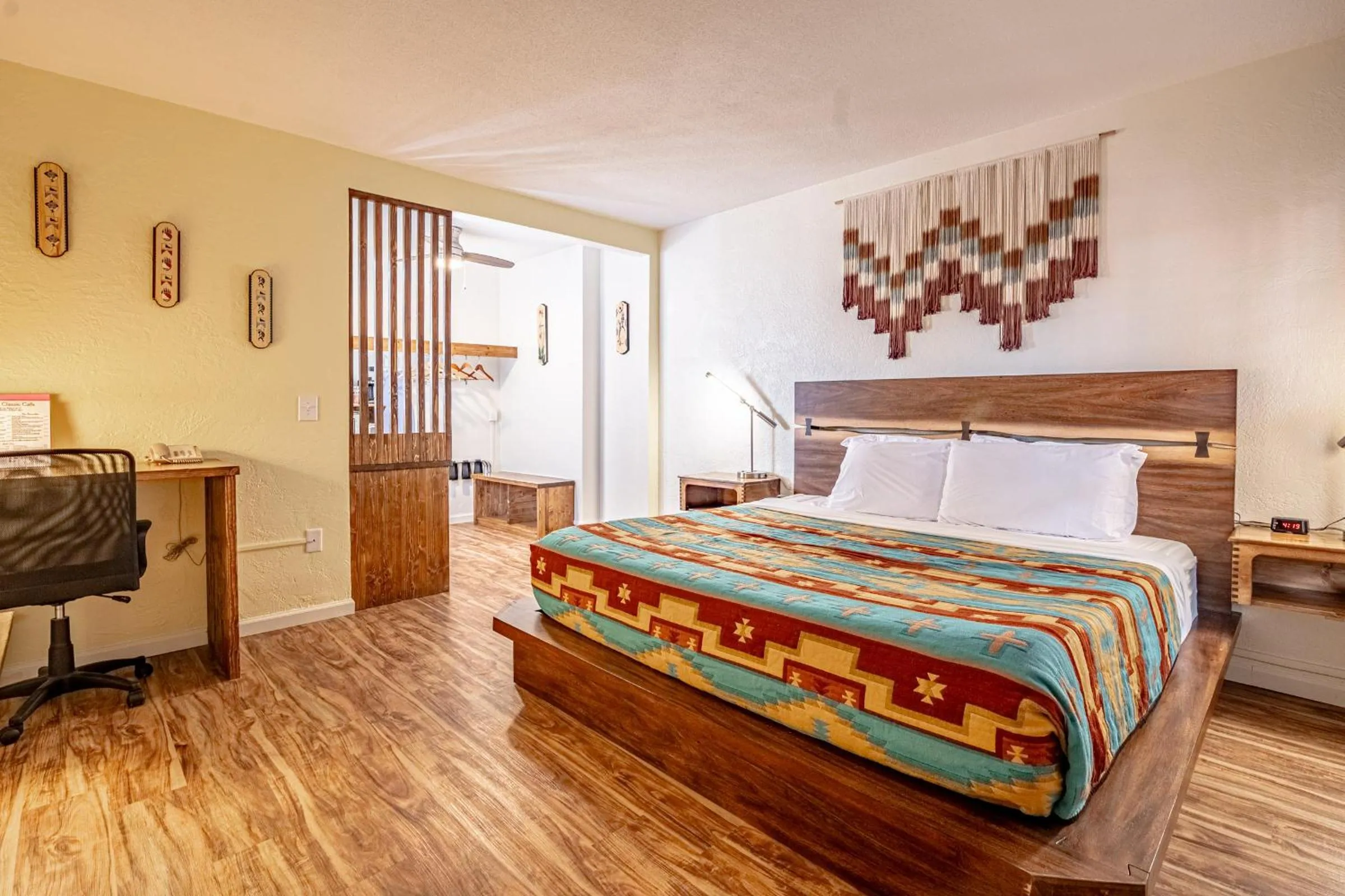 Bed in The Classic Desert Aire Hotel