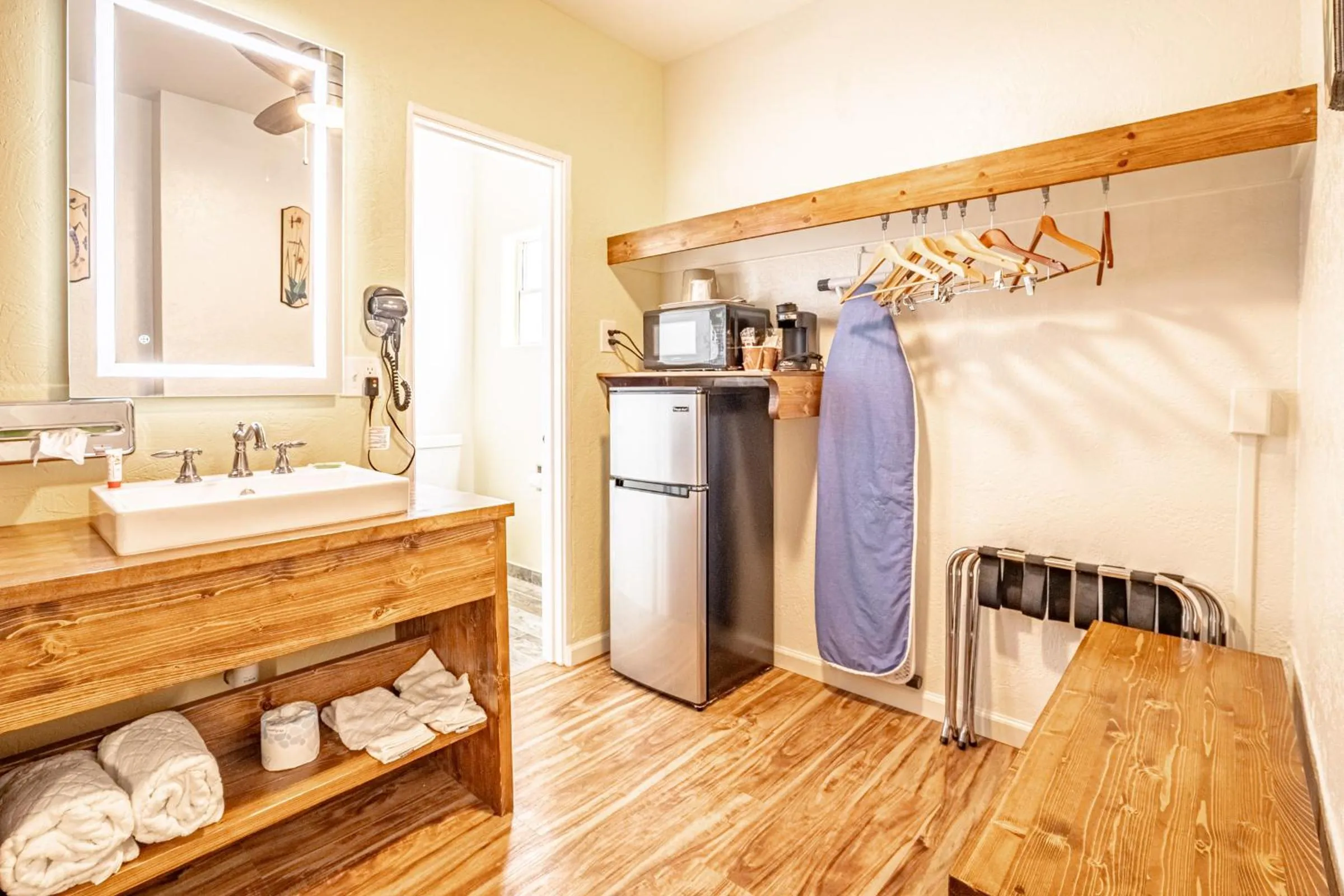 The Classic Desert Aire Hotel