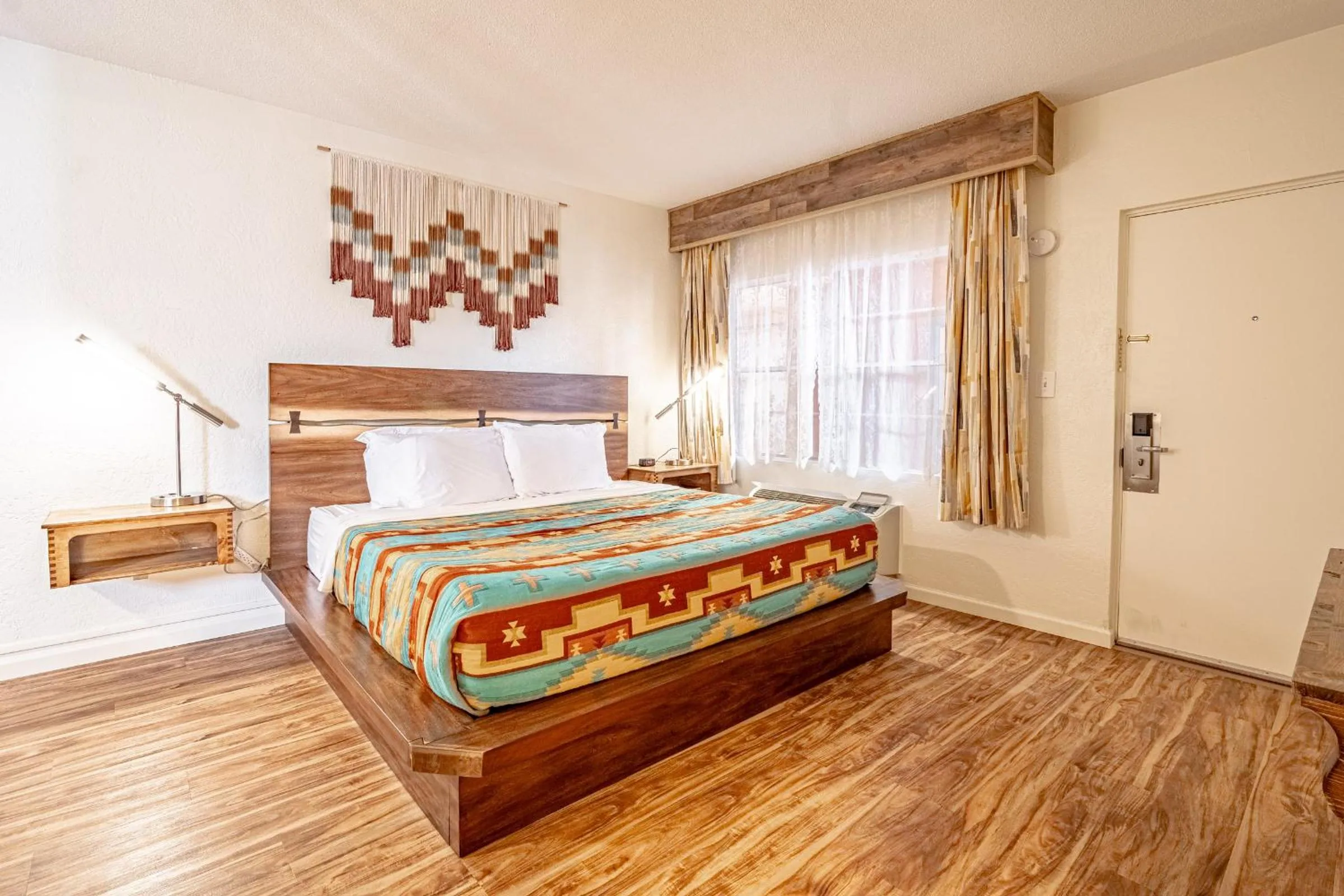 Bed in The Classic Desert Aire Hotel