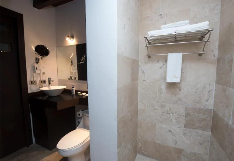 Shower in Colombe Hotel Boutique