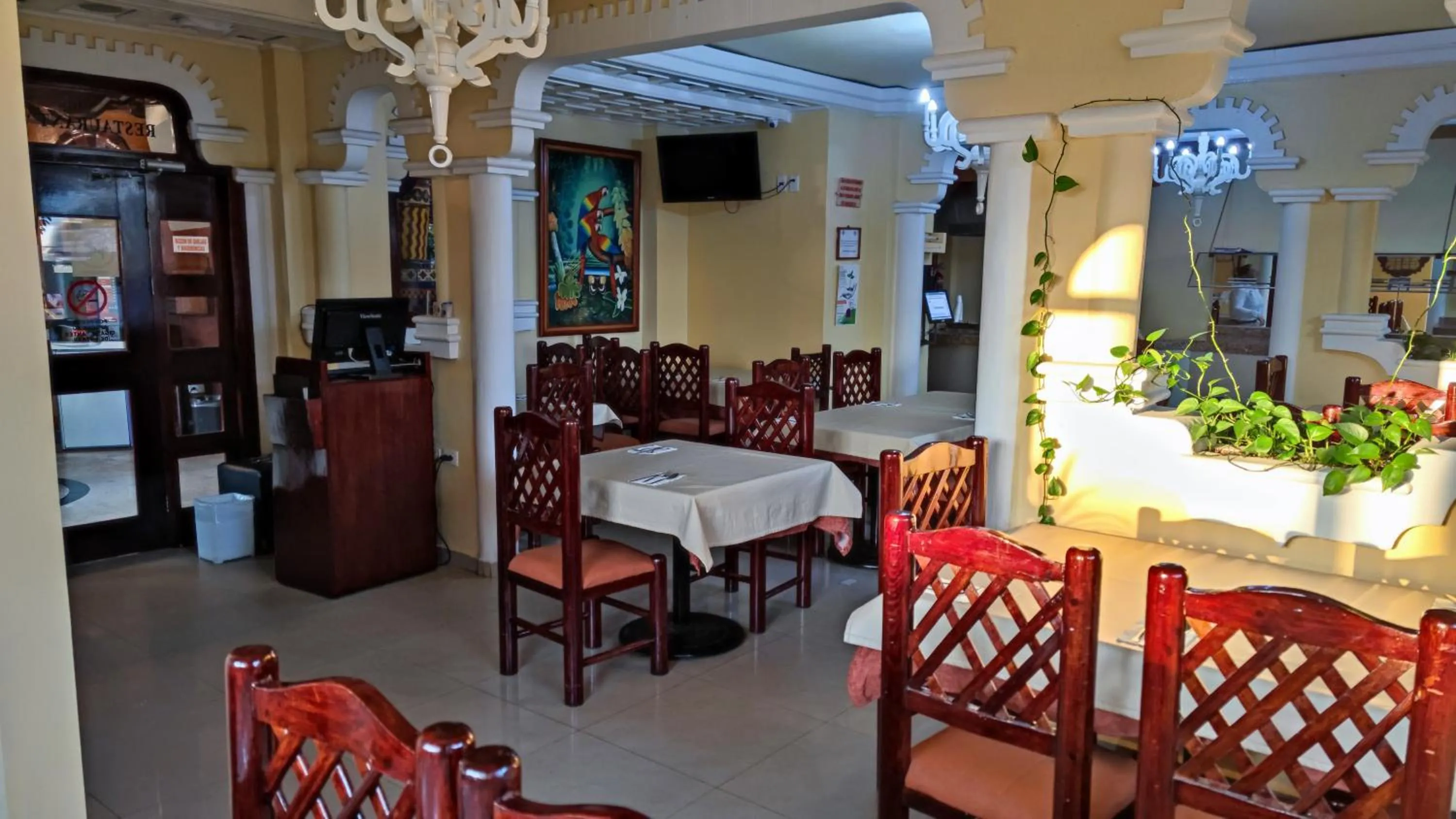 Restaurant/places to eat in Hotel Báez Carrizal