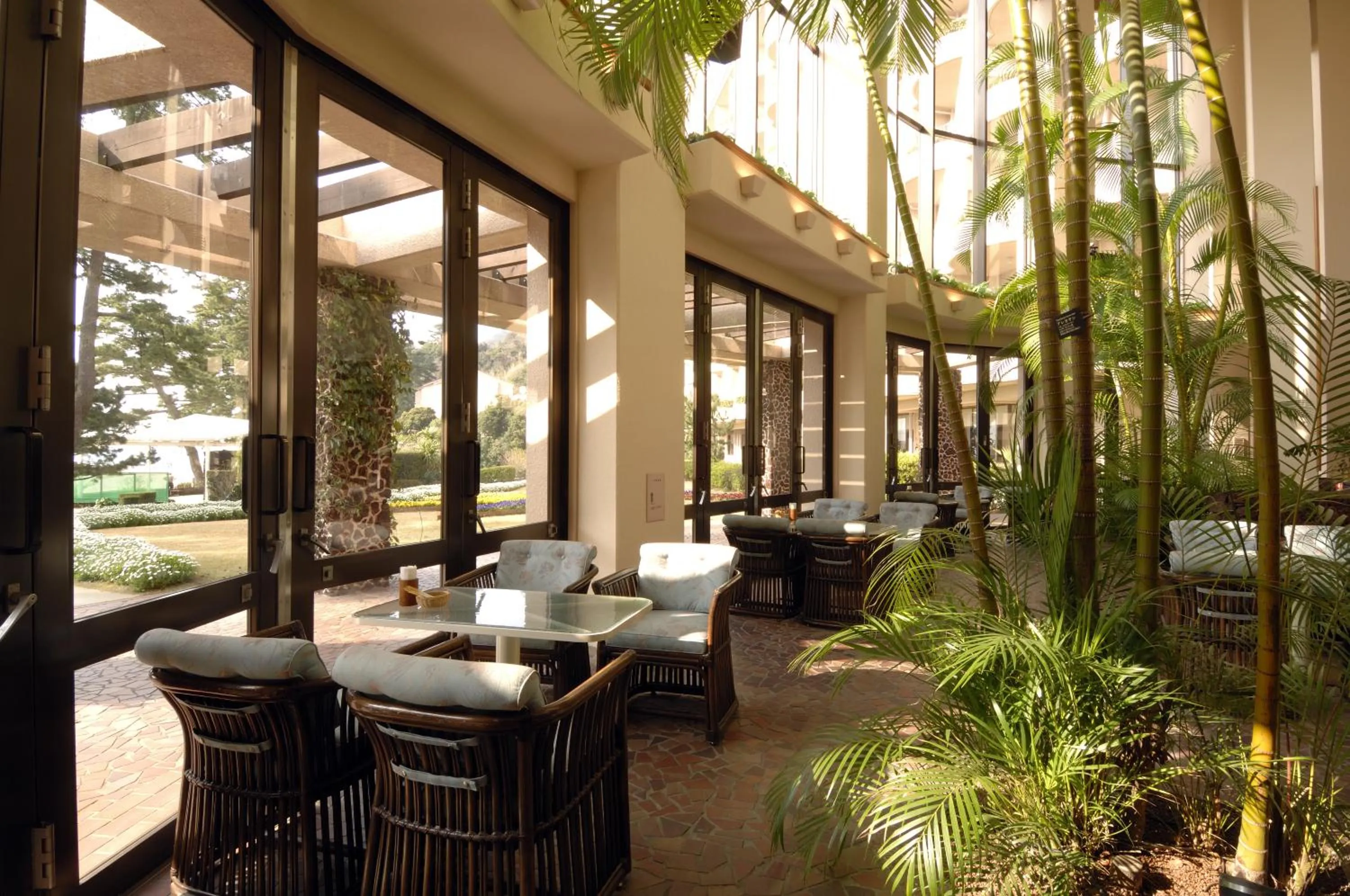 Lounge or bar in Izu Imaihama Tokyu Hotel