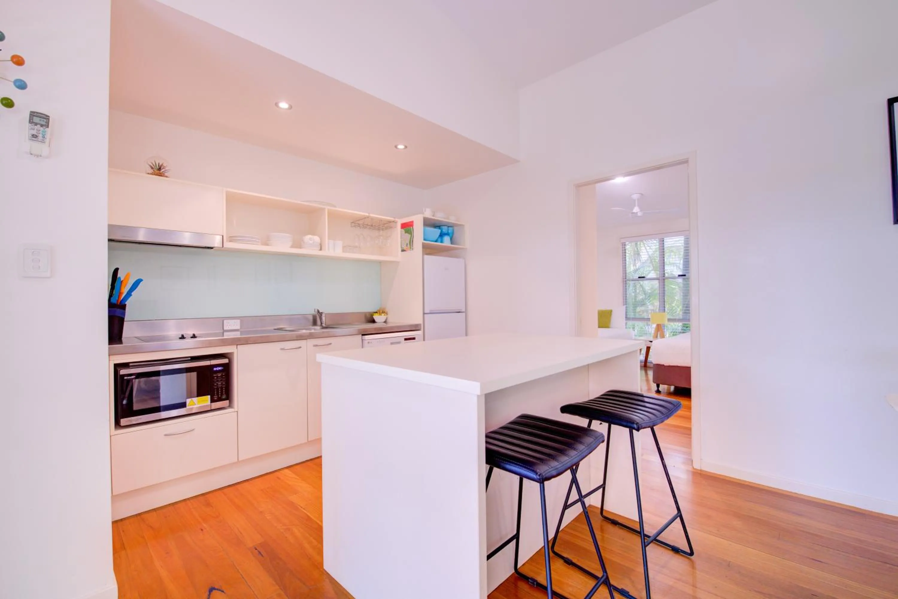 Kitchen or kitchenette in Mobys Beachside Retreat