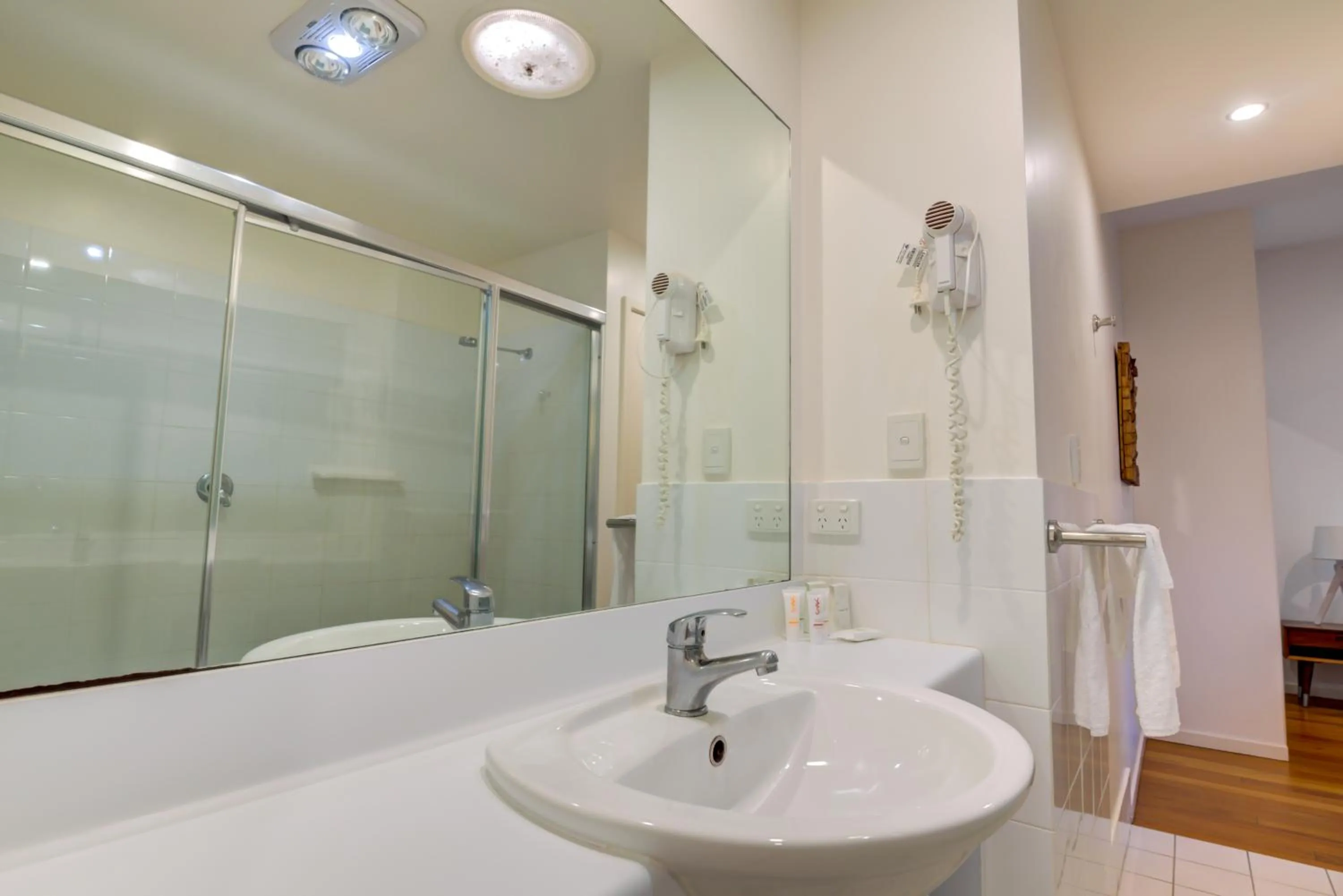 Bathroom in Mobys Beachside Retreat
