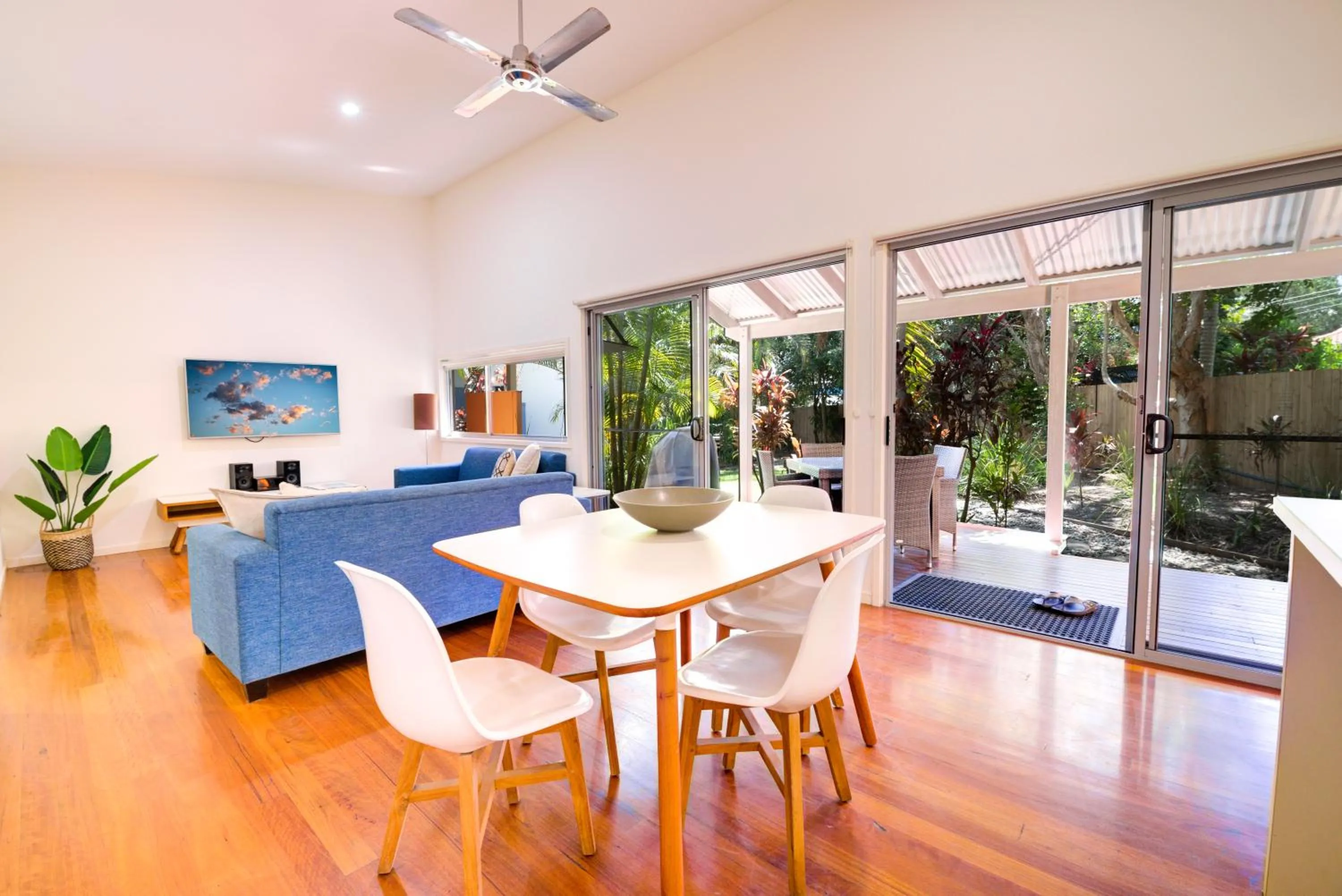 Dining area in Mobys Beachside Retreat