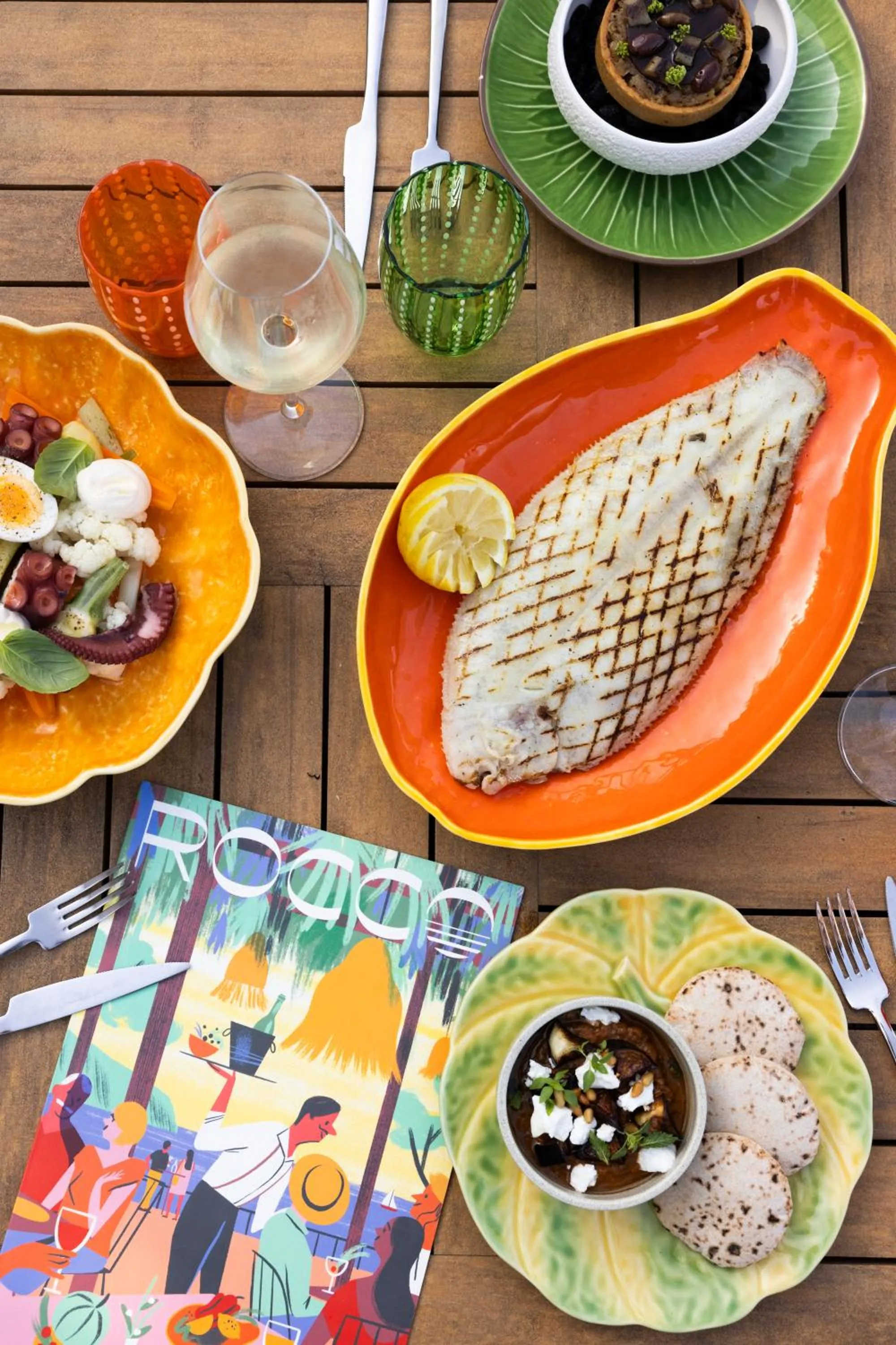 Restaurant/places to eat in Hôtel Les Roches Blanches Cassis