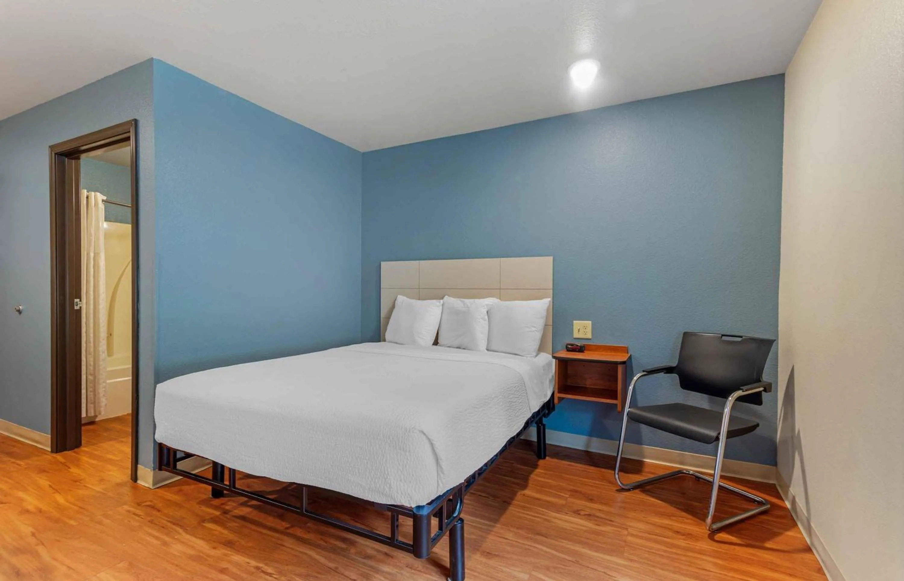 Bedroom, Bed in Extended Stay America Select Suites - Atlanta - Chamblee