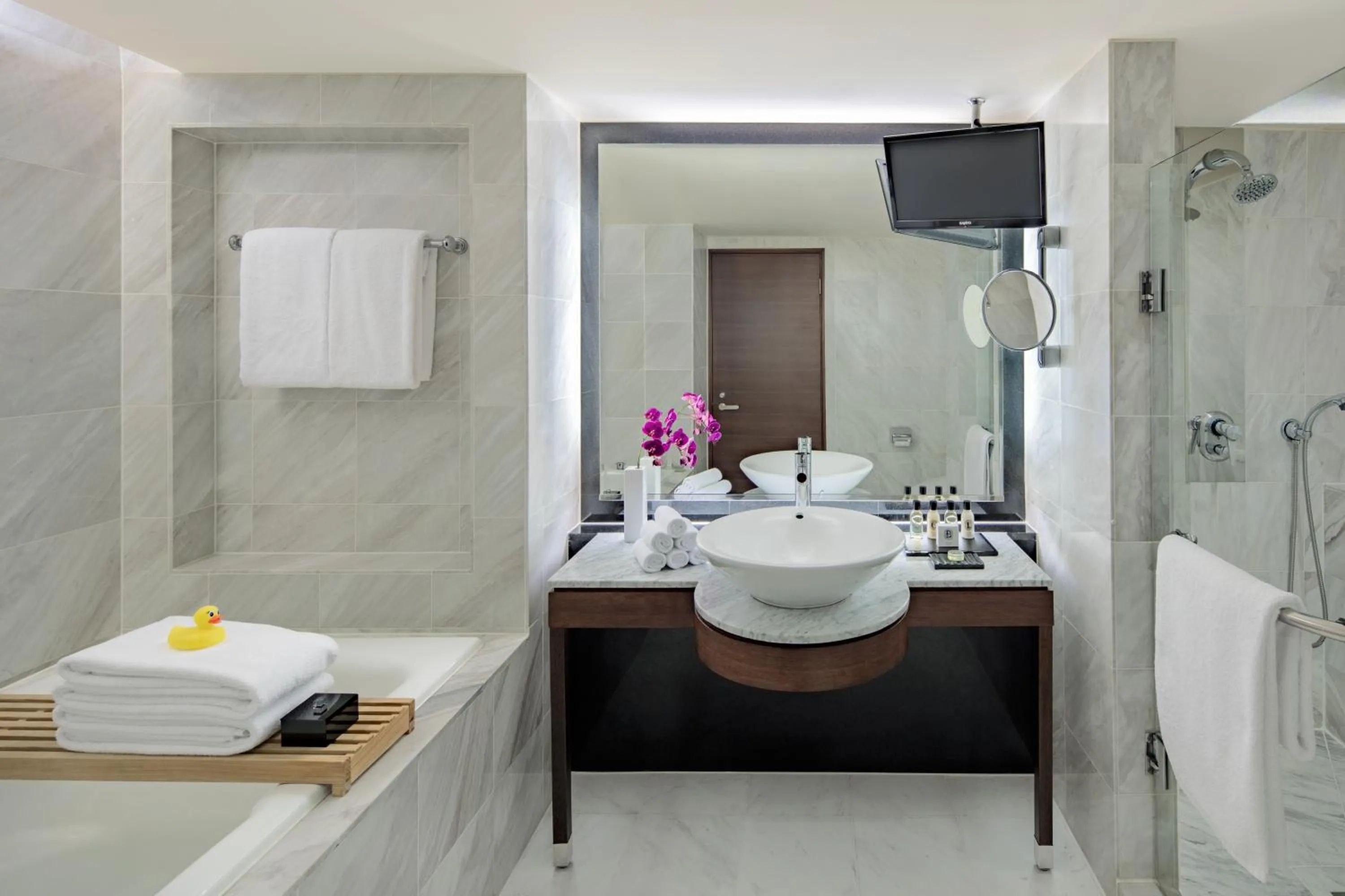 Shower in Regent Taipei